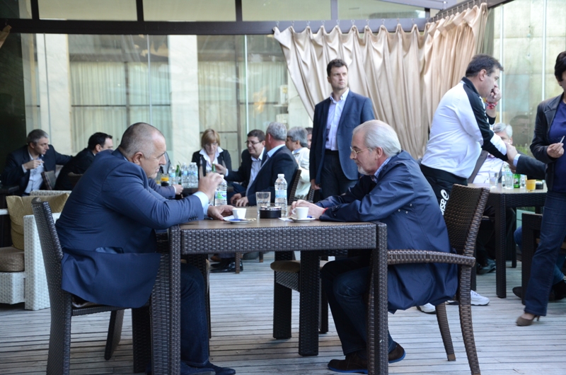 Борисов и Местан пиха кафе, но няма да правят коалиция