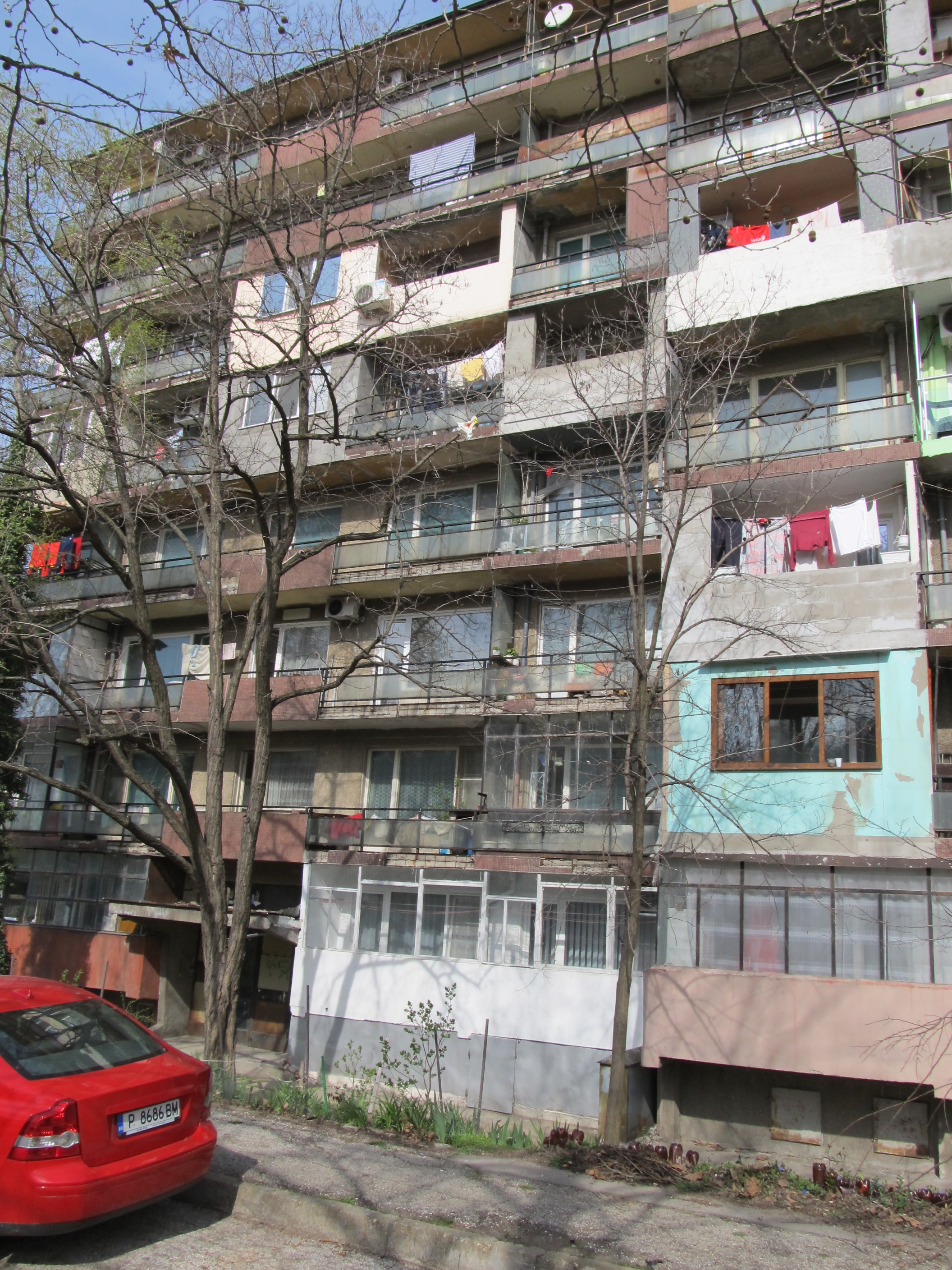 12-годишно момче се самоуби, скачайки от шестия етаж