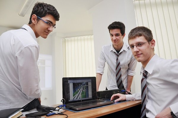 Българчета с голямата награда на НАСА за космическа колония