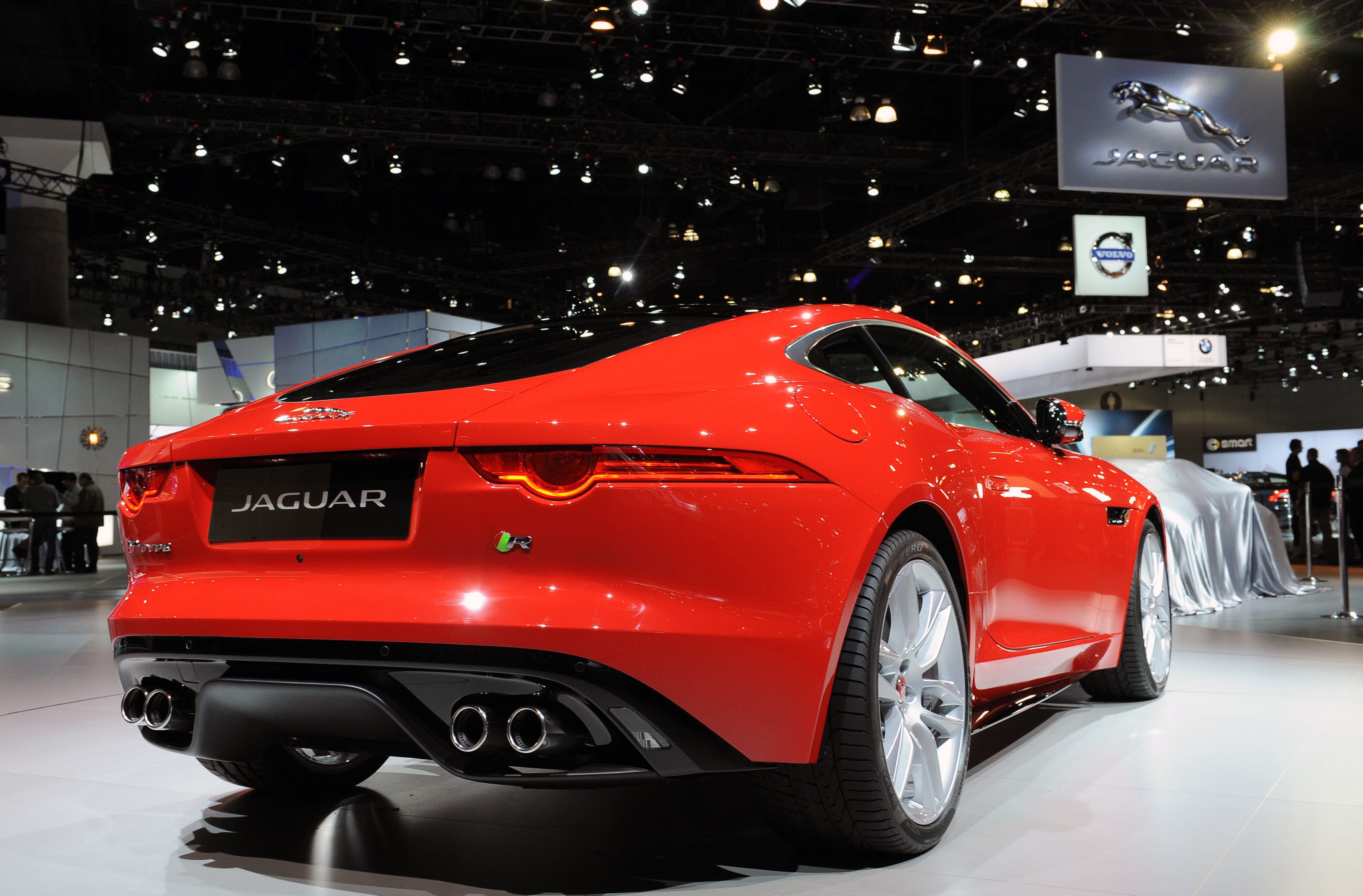 Playboy избра Jaguar F-Type за „кола на годината”