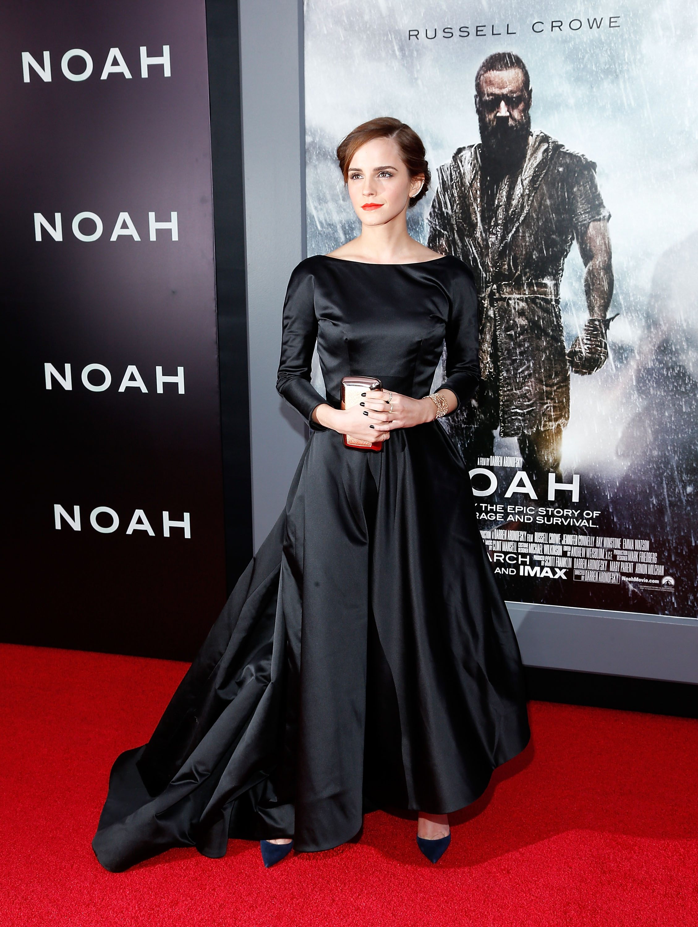 Ема в драматична рокля за премиера на ”Ной”