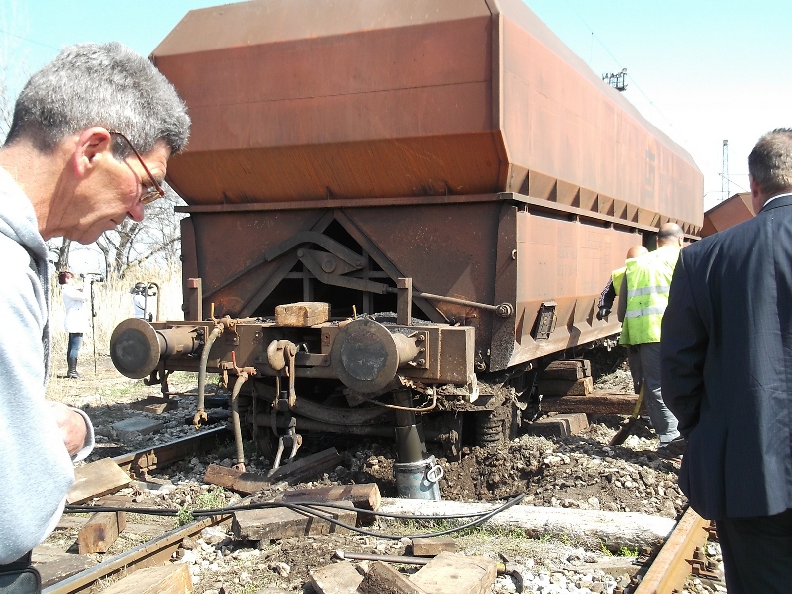 Дерайлирал влак затвори жп линията Пловдив-Стамболийски