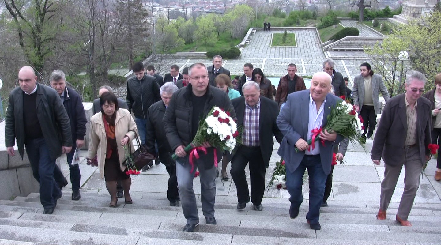 Станишев призова за опазване на войнишките паметници