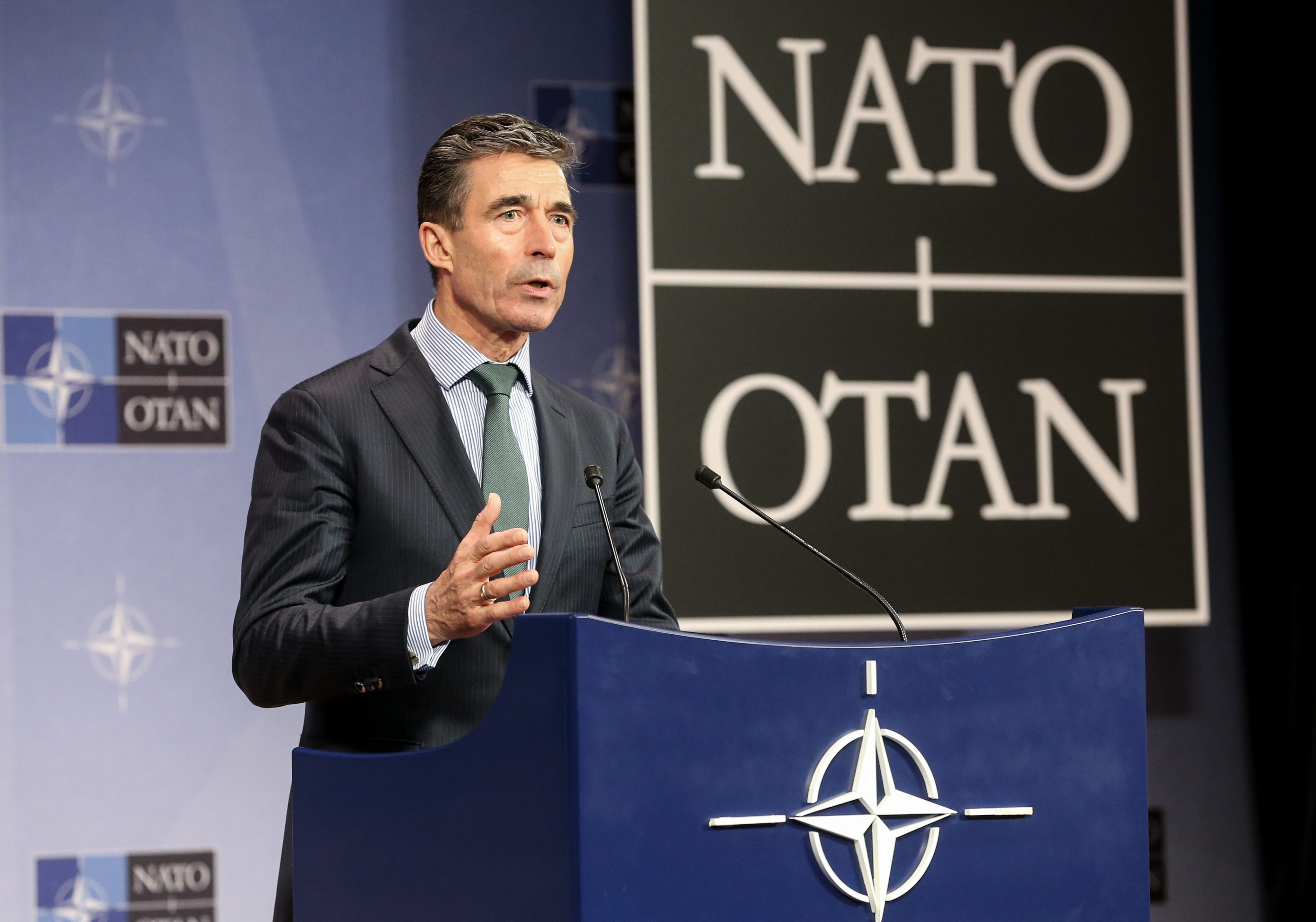 Расмусен заяви наскоро, че НАТО ще увеличи помощта за Украйна