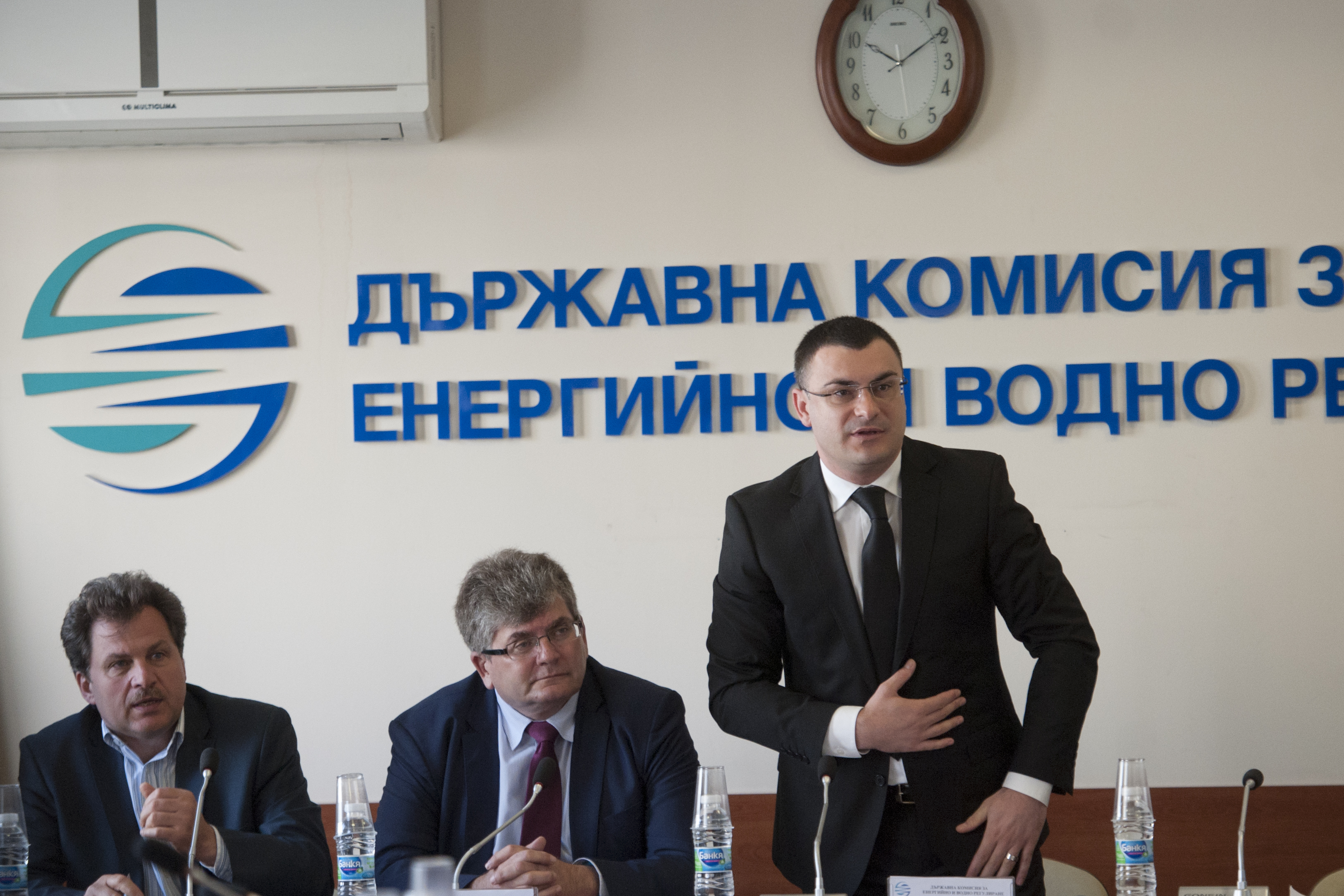 ДКЕВР не може да приеме решение, защото от НЕК са представили нови доказателства, каза Боян Боев