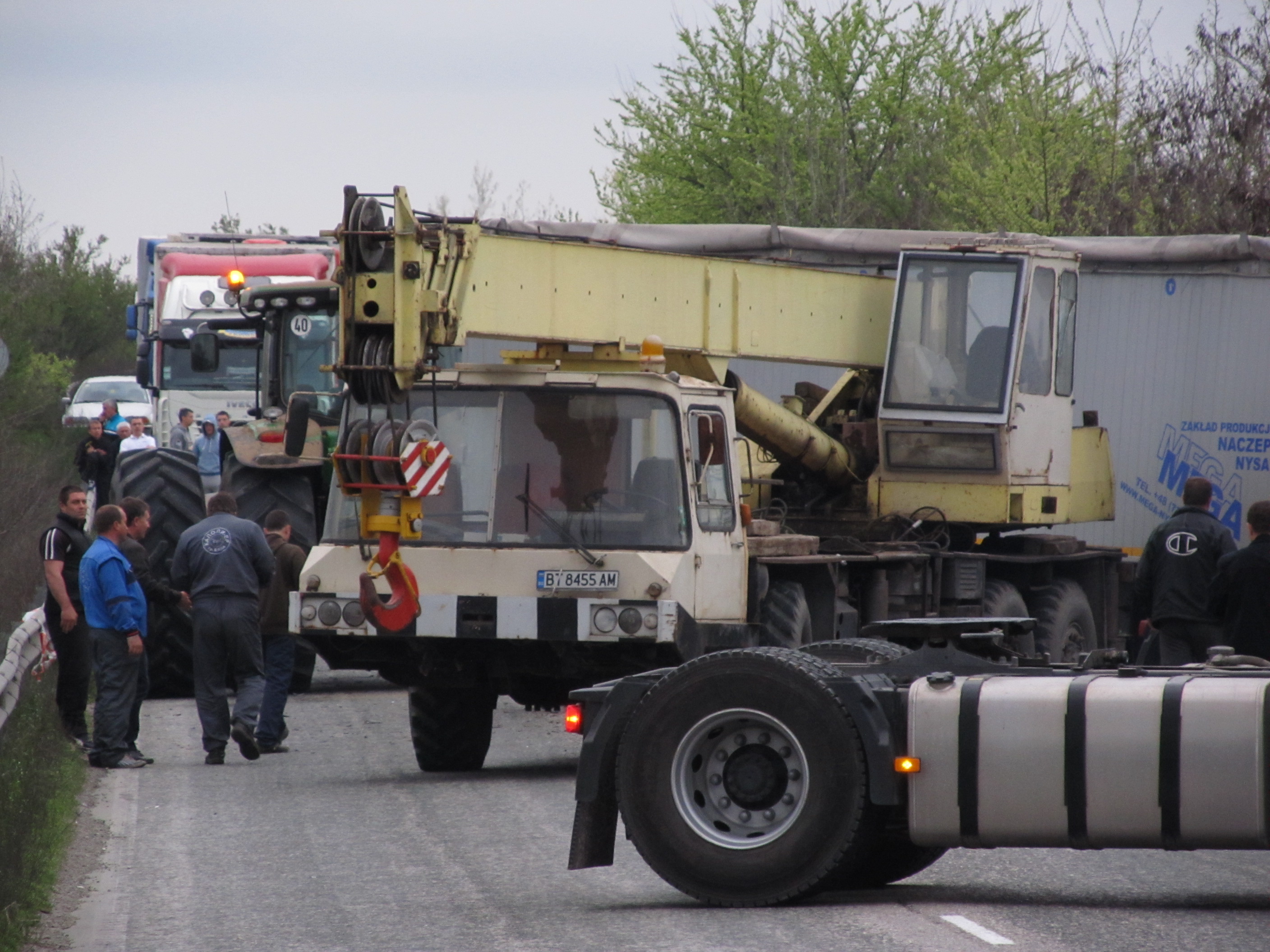 Временно беше ограничено движението по пътя I-5