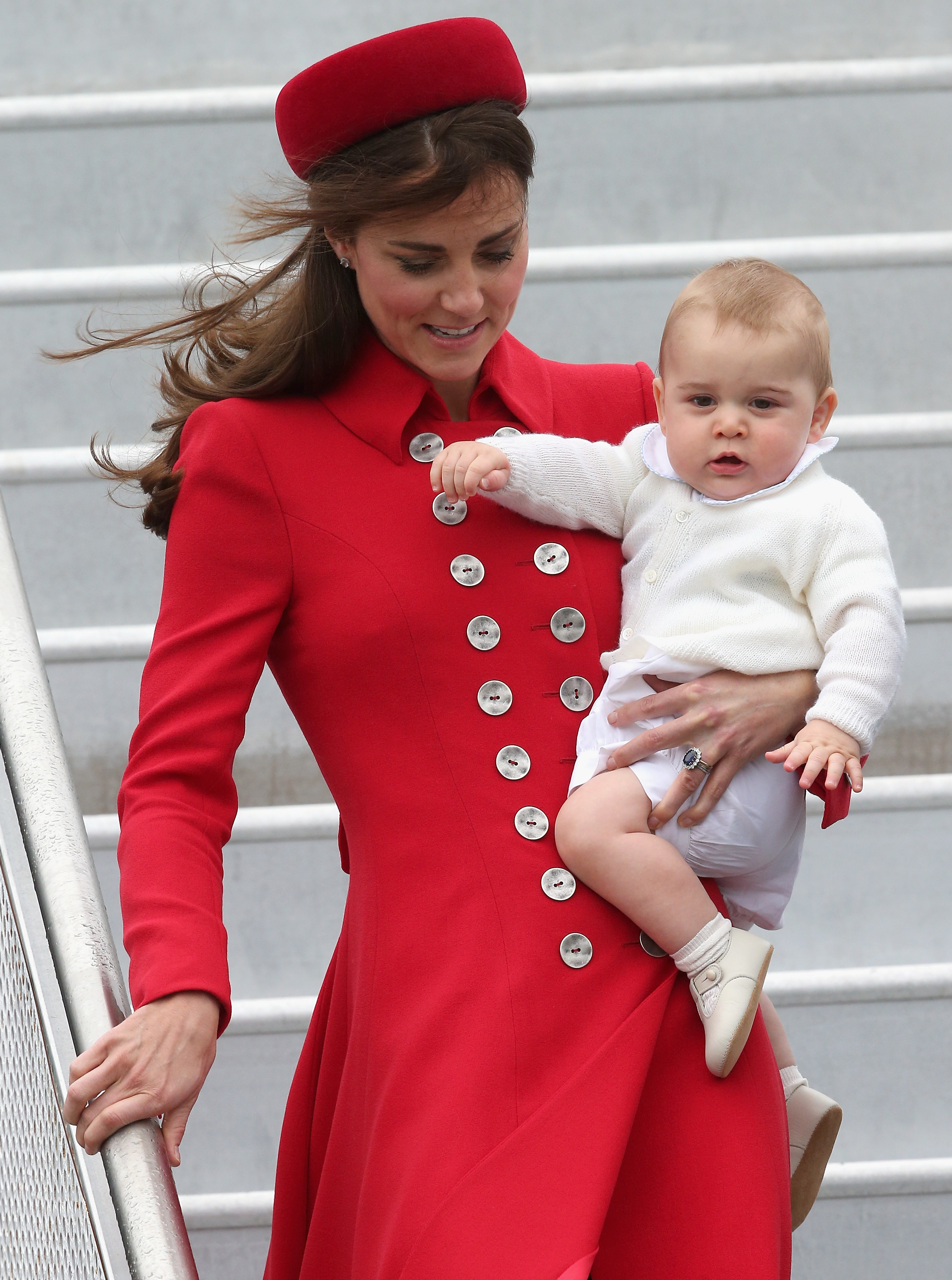 Kate george. Кейт Миддлтон и принц Джордж. Принц Джордж Кембриджский и Кейт Миддлтон. Шарлотты и герцогини Кейт. Принц Георг Кембриджский 2020.