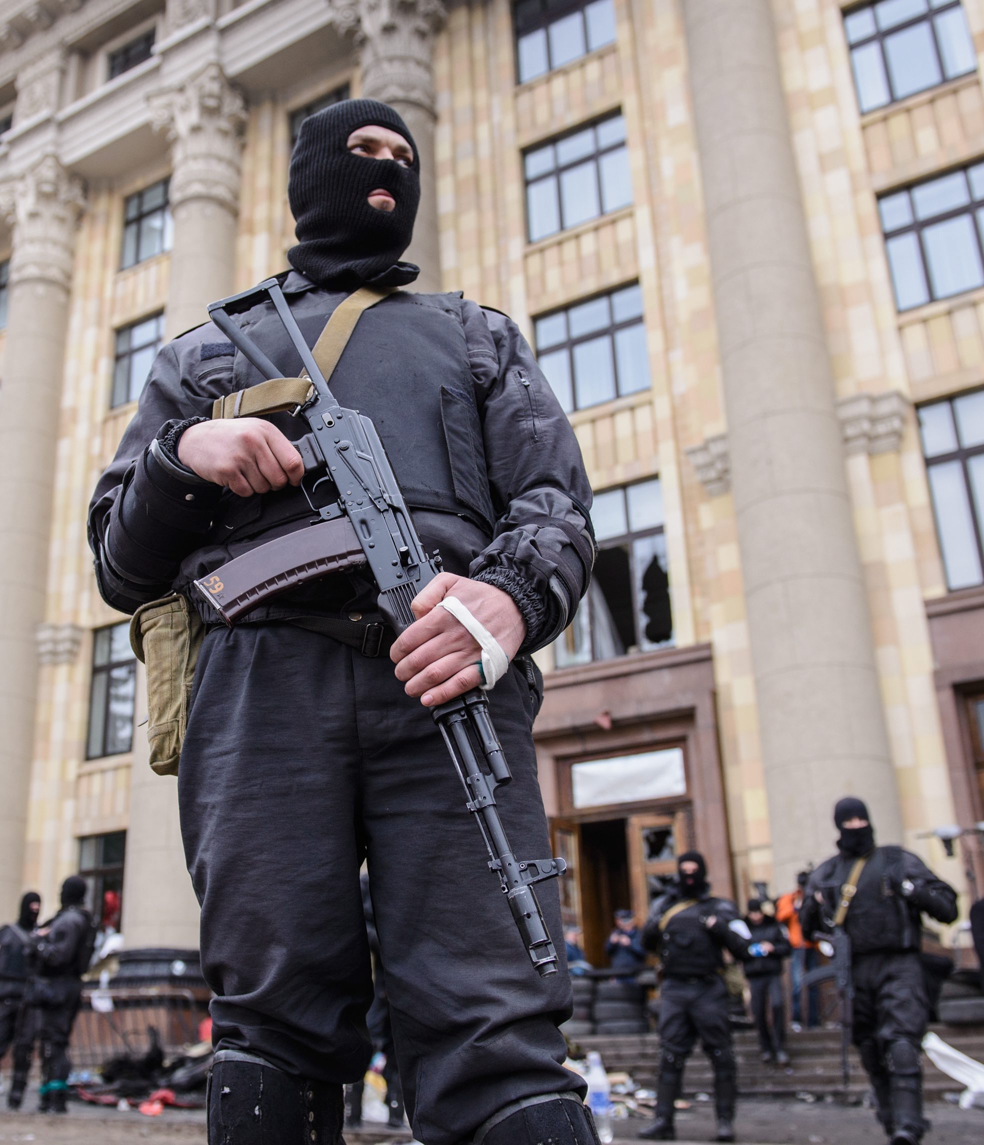 Полиция пред администрацията в град Харков