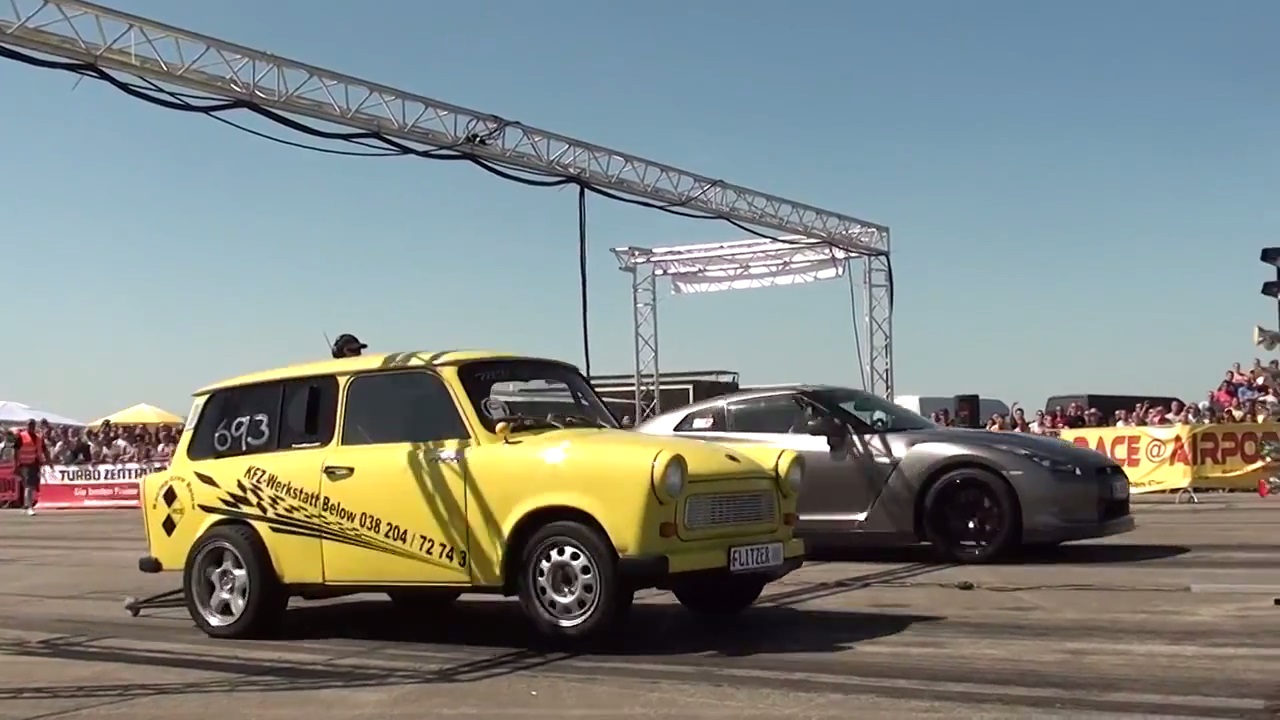 Trabant срещу Nissan GT-R (видео)
