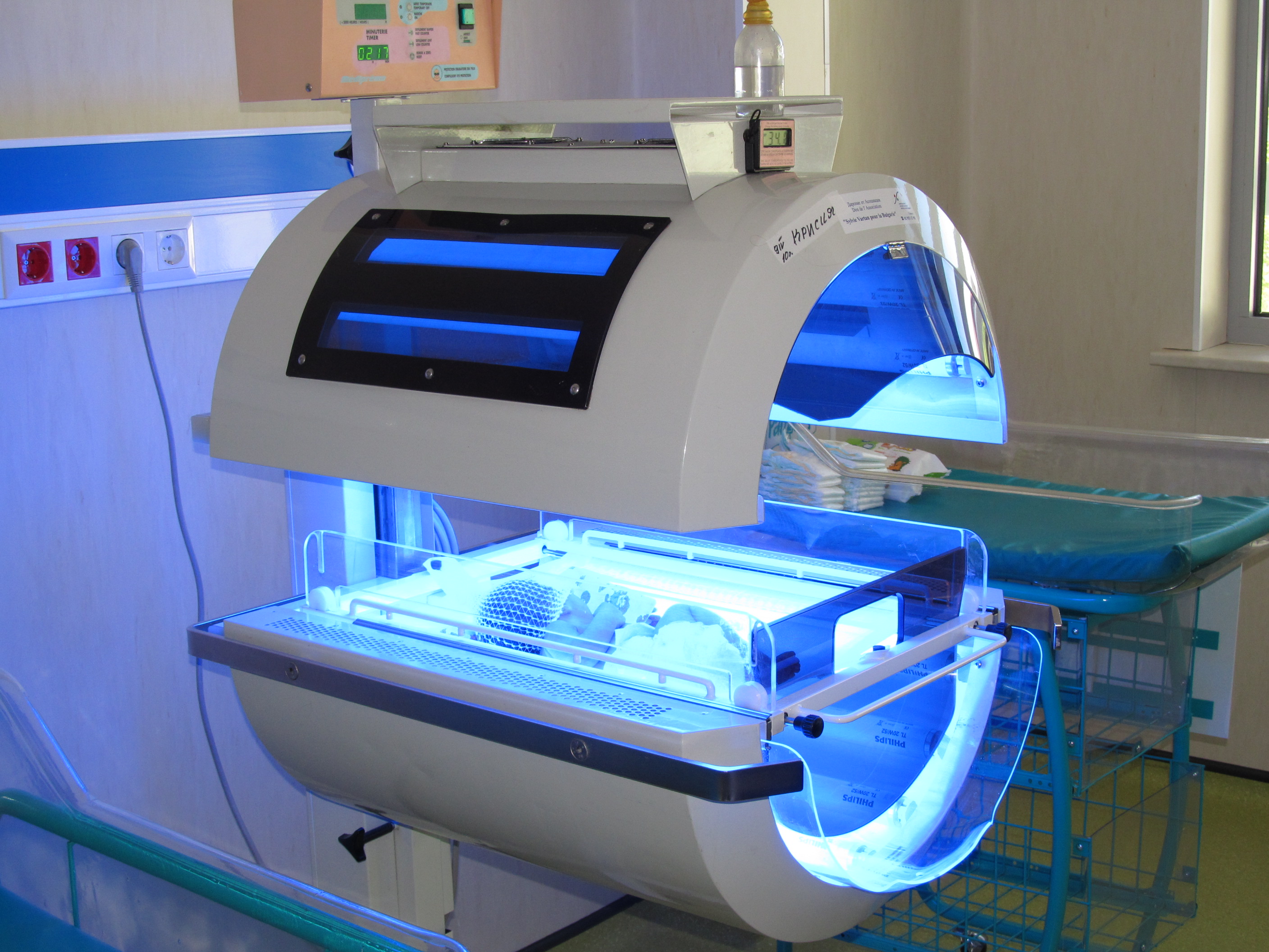 Апаратура от Силви Вартан спасява бебета