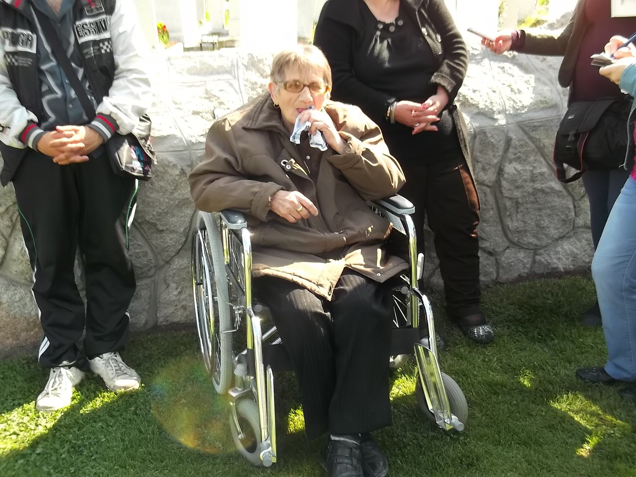 Принц Едуард благодари на пловдивчанка за грижи по гробище