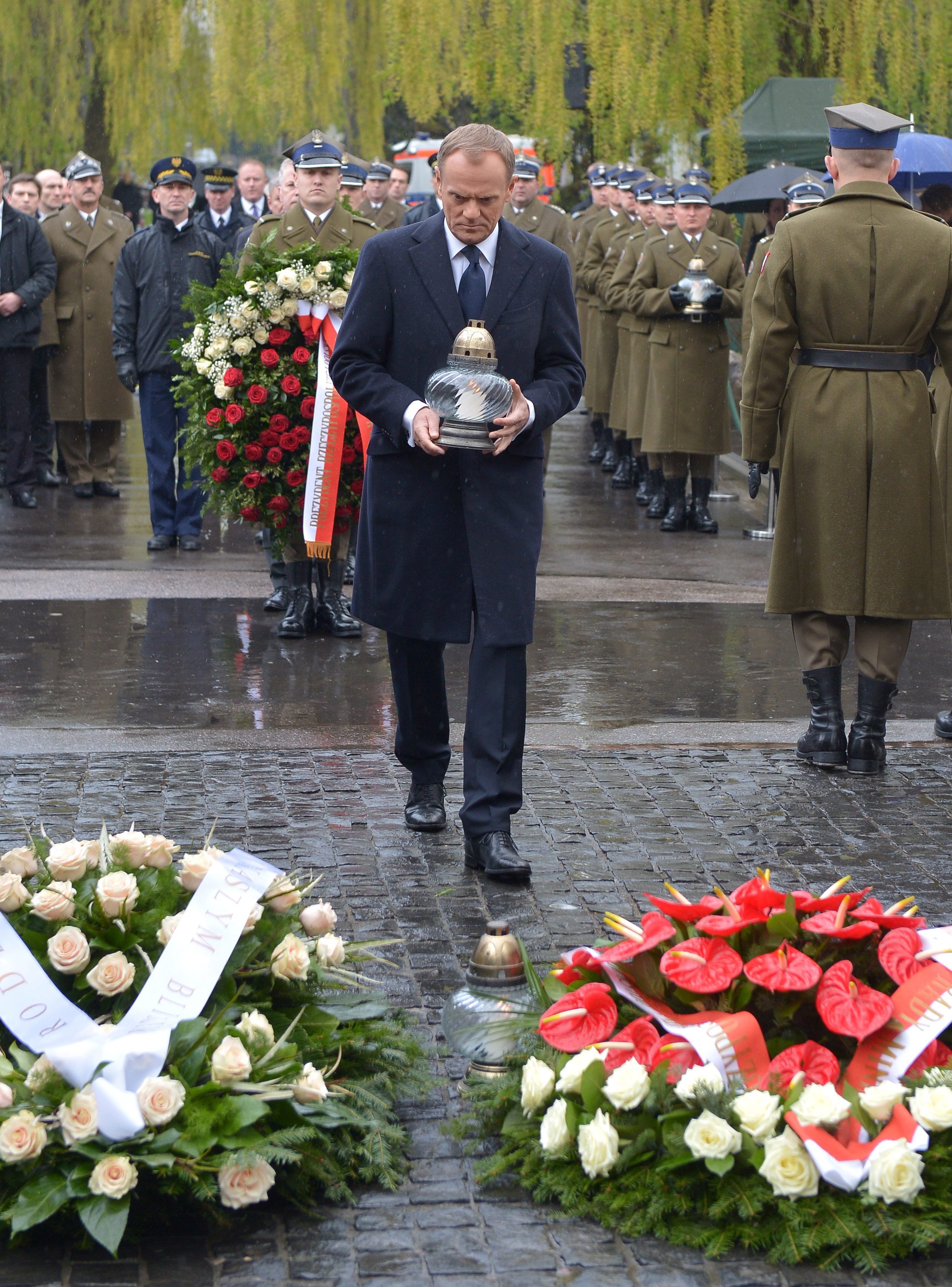 Полша почита жертвите от катастрофата край Смоленск