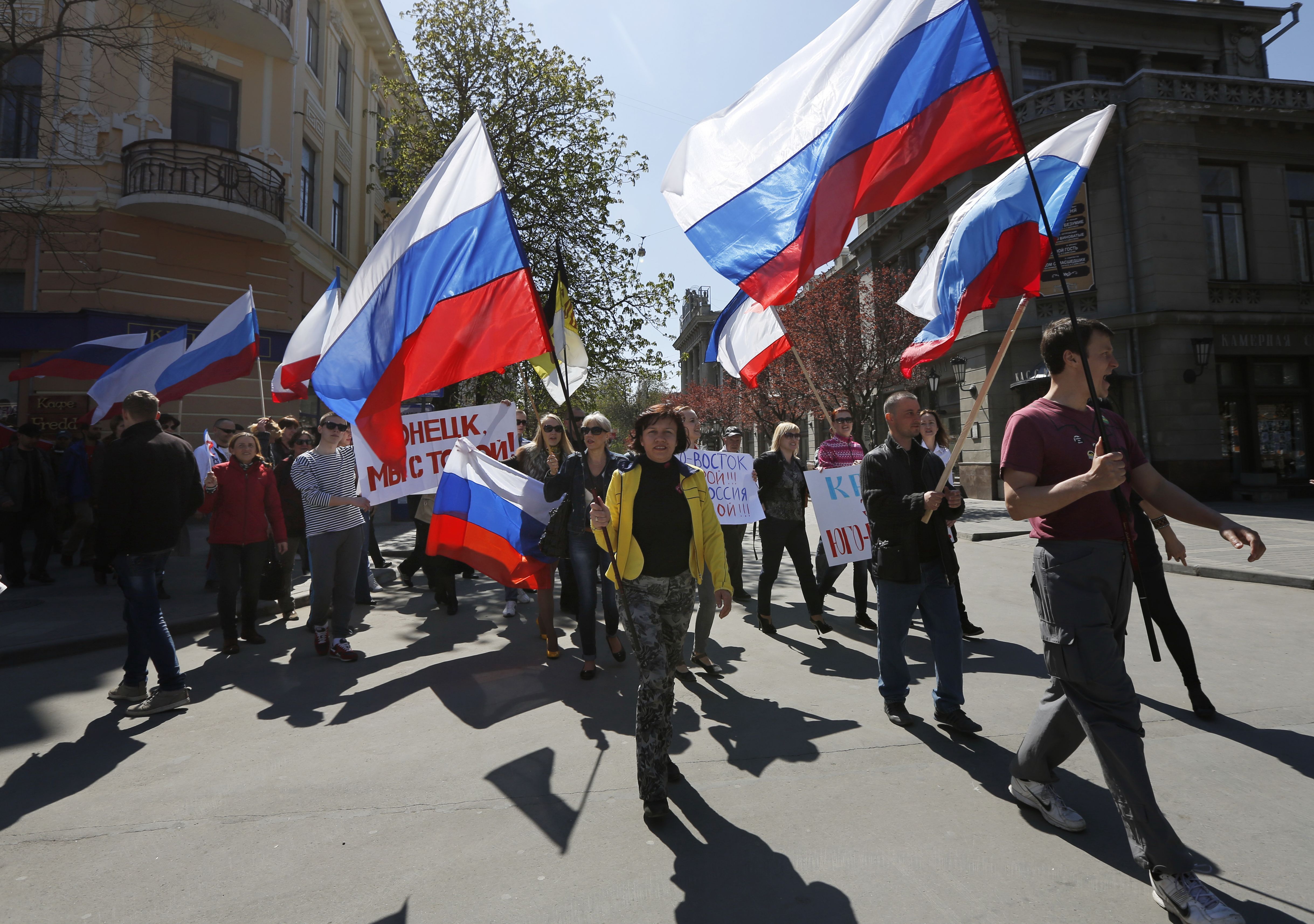 Крим прие конституция като нова руска република