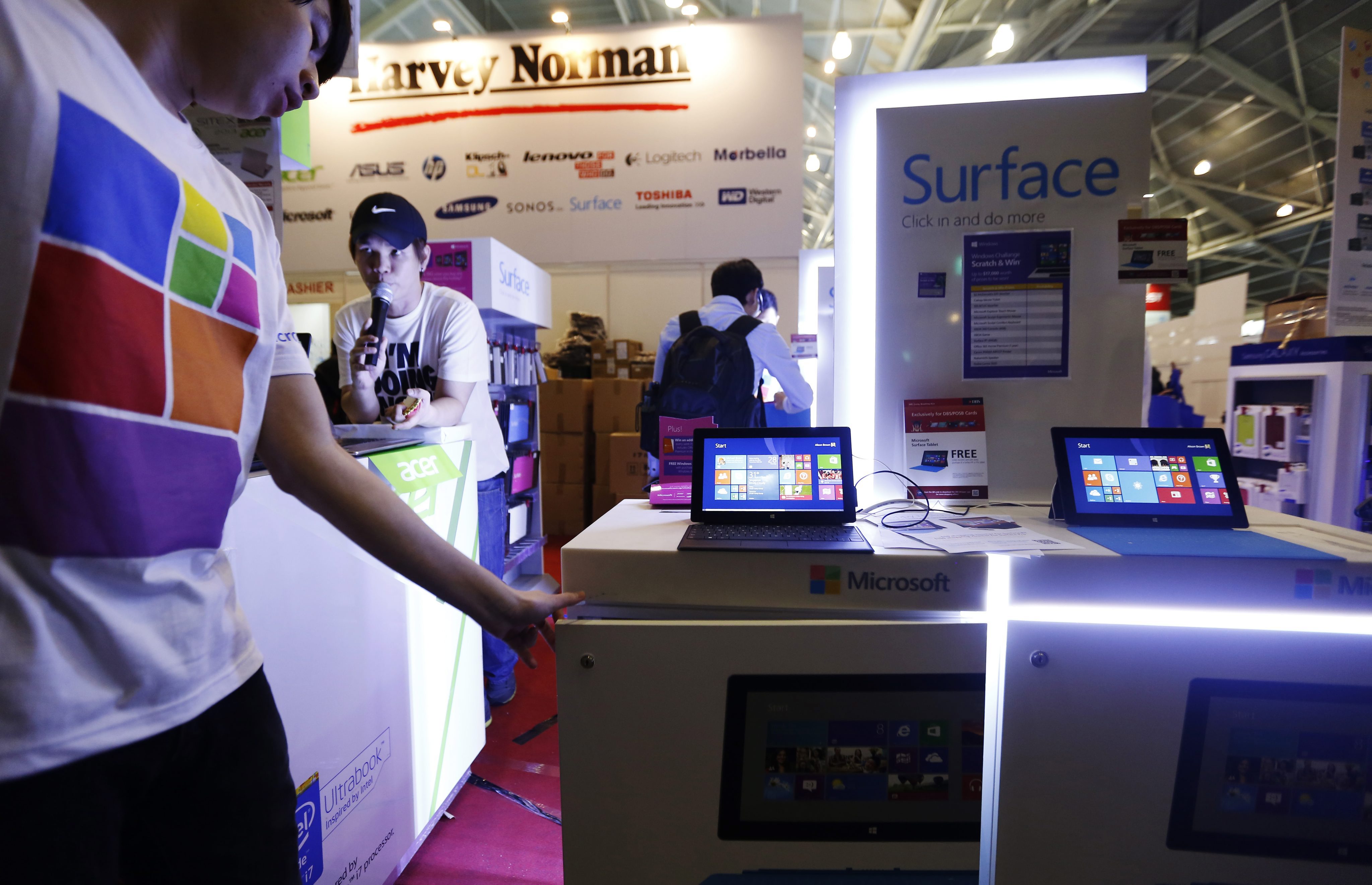 Microsoft подготвя 12-инчов таблет Surface?