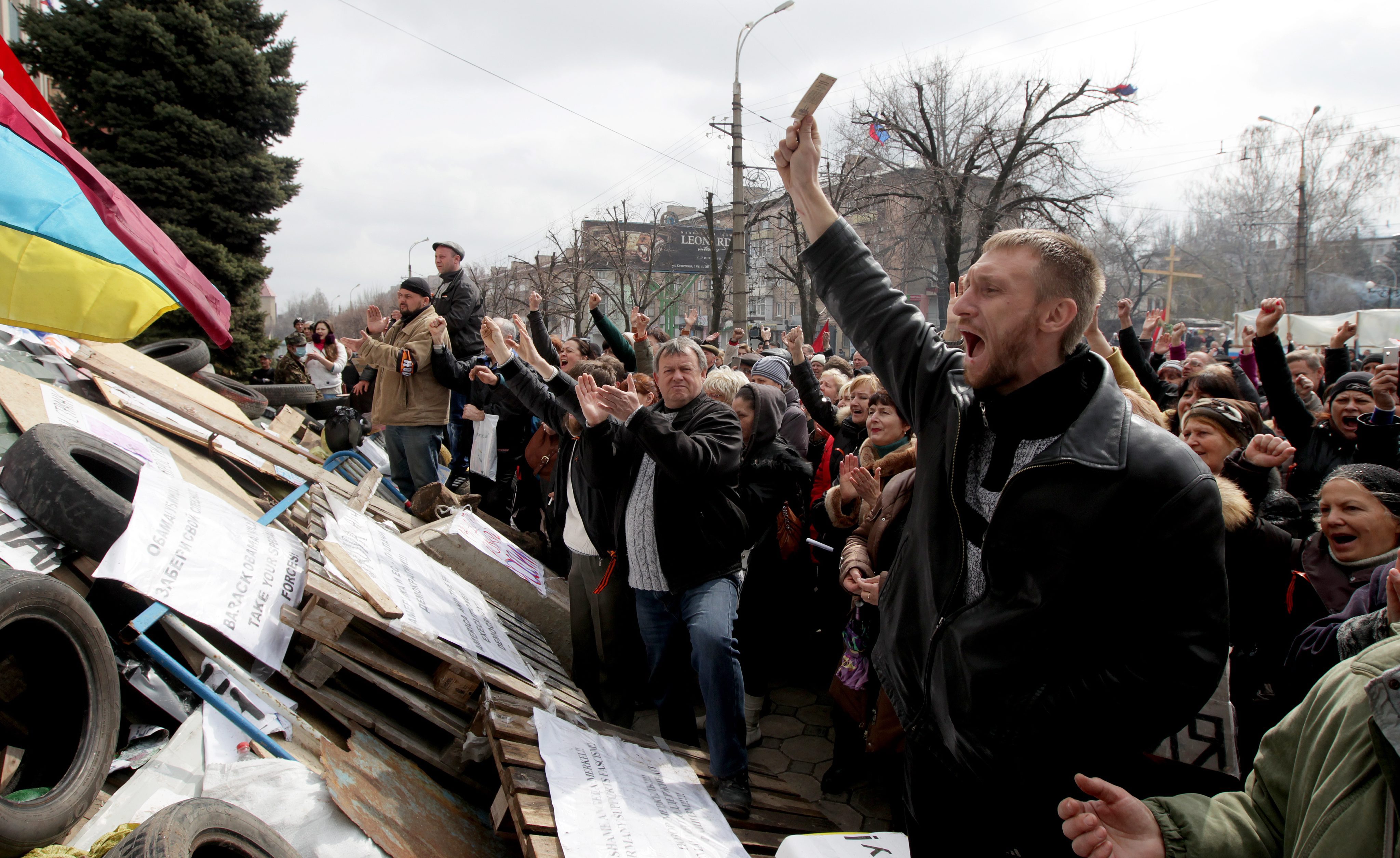 Протести на проруски активисти в Луганск