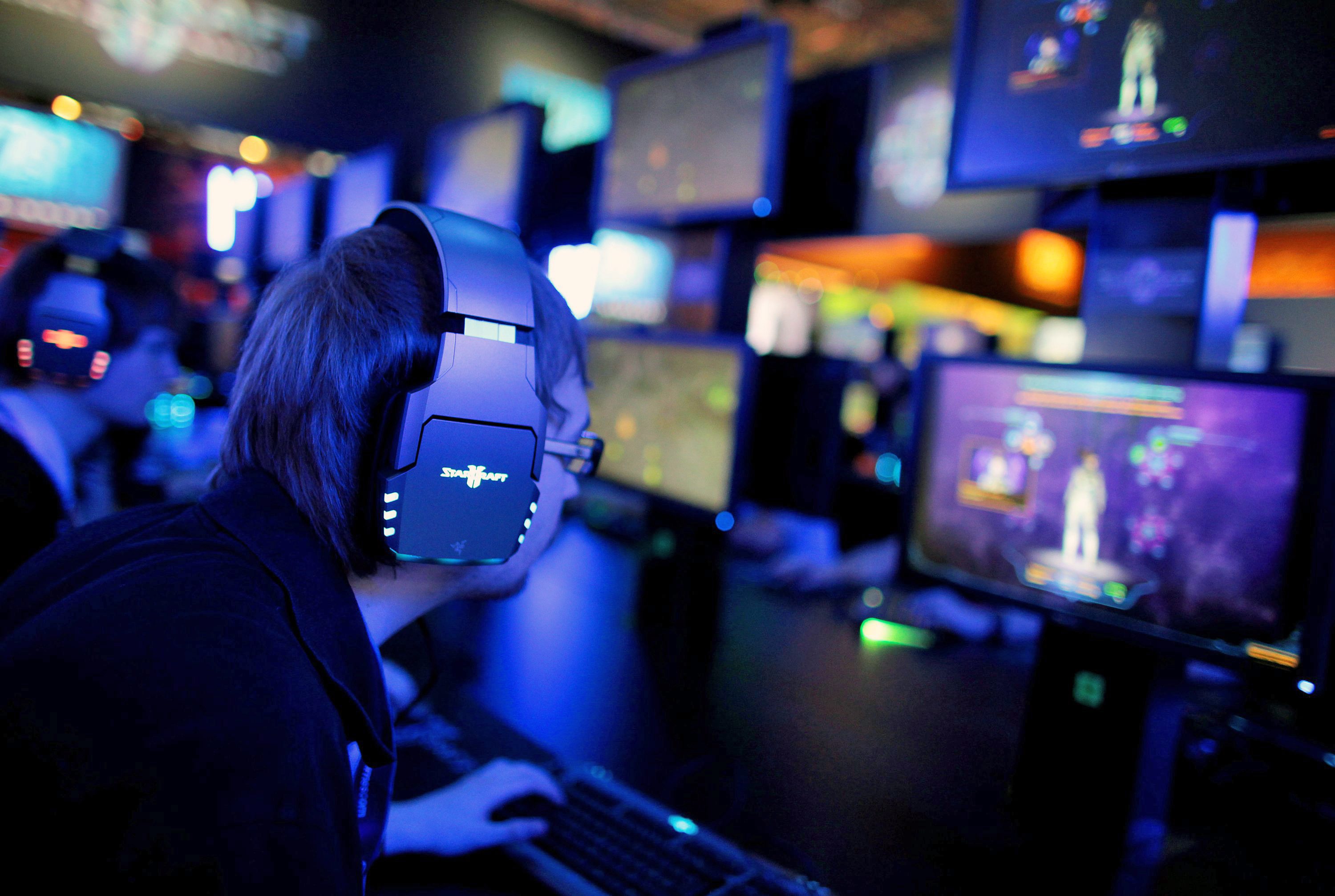 В проучването са участвали 3305 професионални геймъри, играещи на StarCraft 2