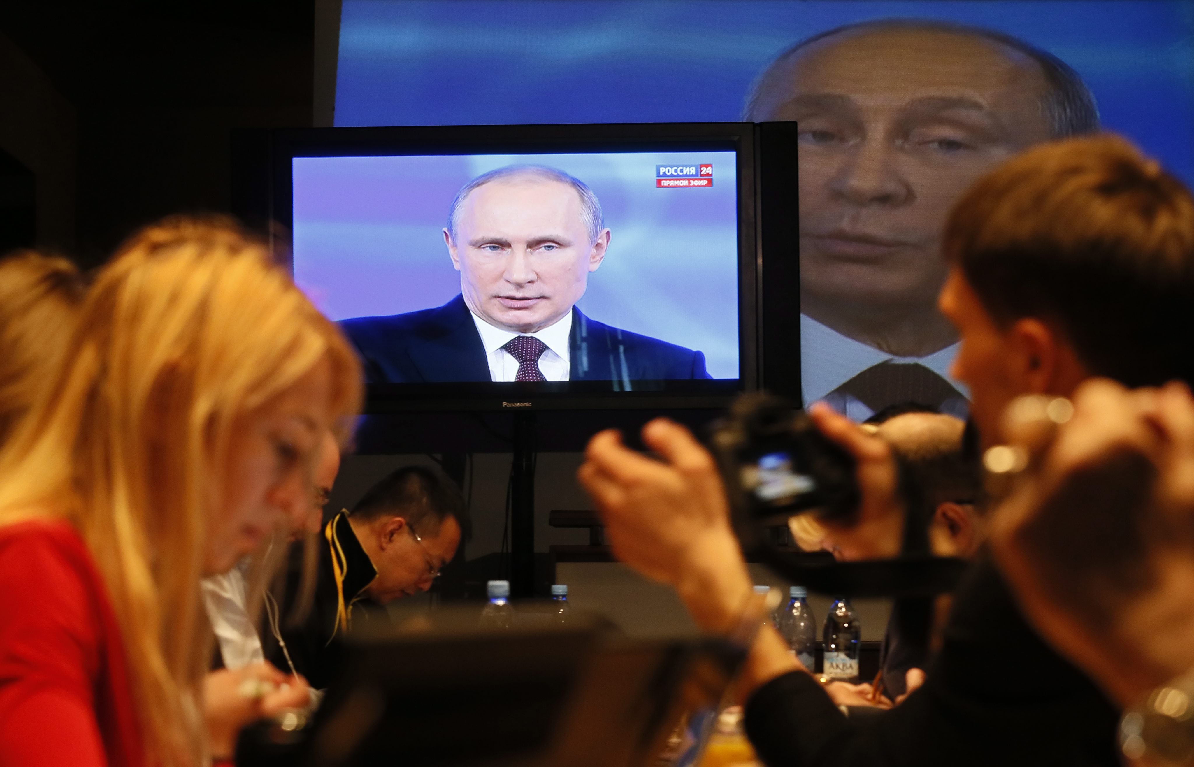 Владимир Путин нарече ”глупост” твърденията за намеса на Москва в Източна Украйна