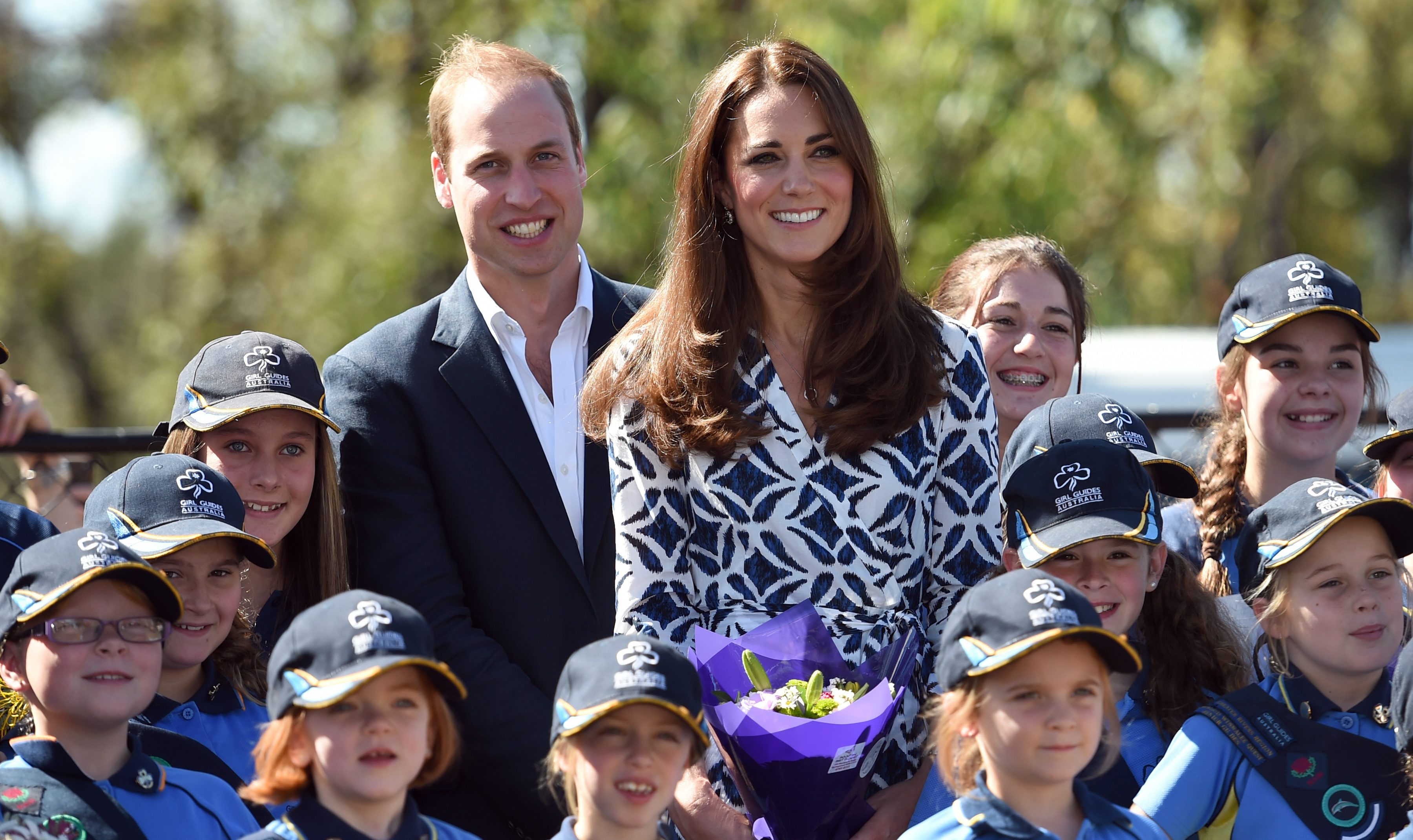Кейт с рокля на Даян фон Фюрстенберг в планината