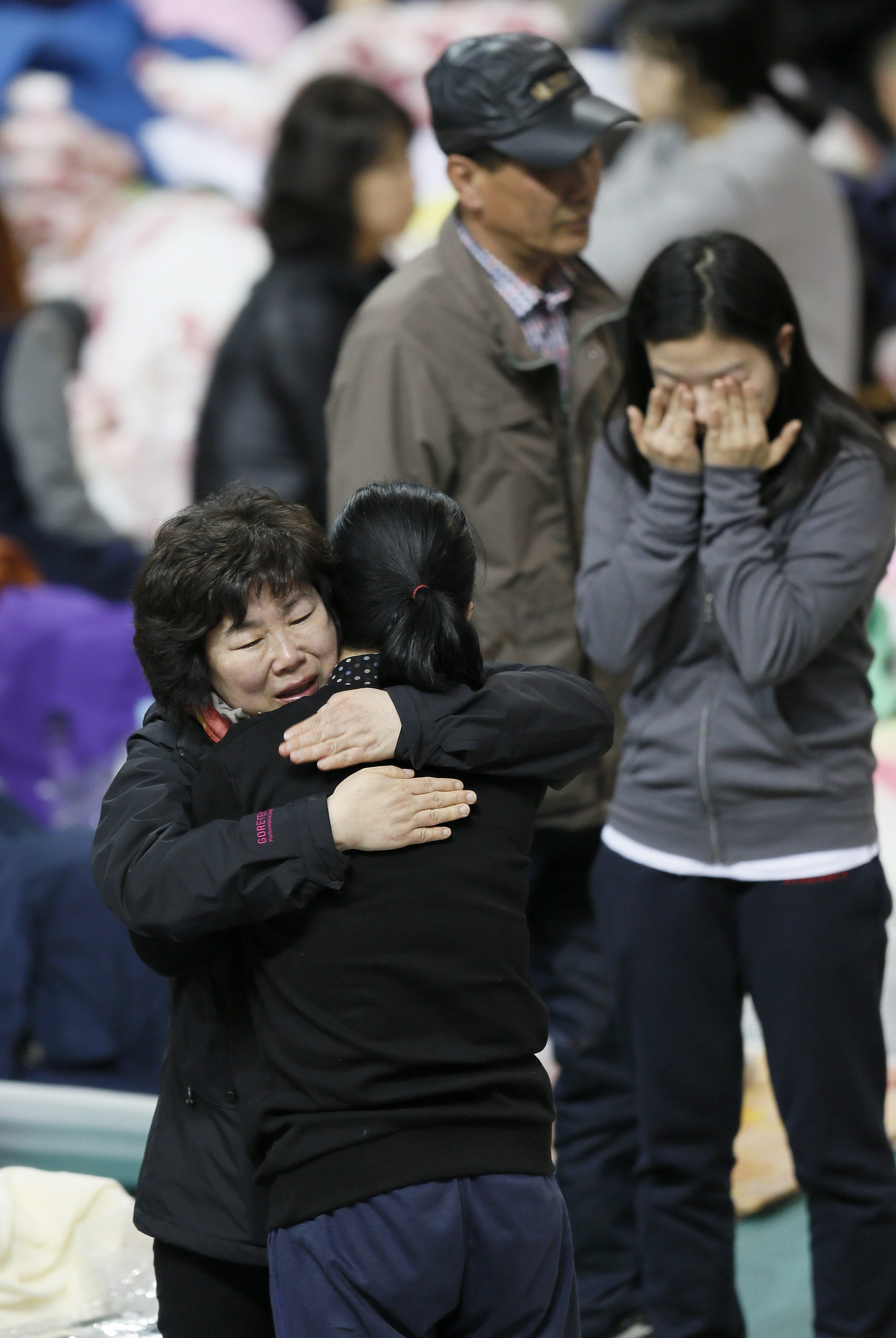 32 тела са открити до момента след потъването на ферибота