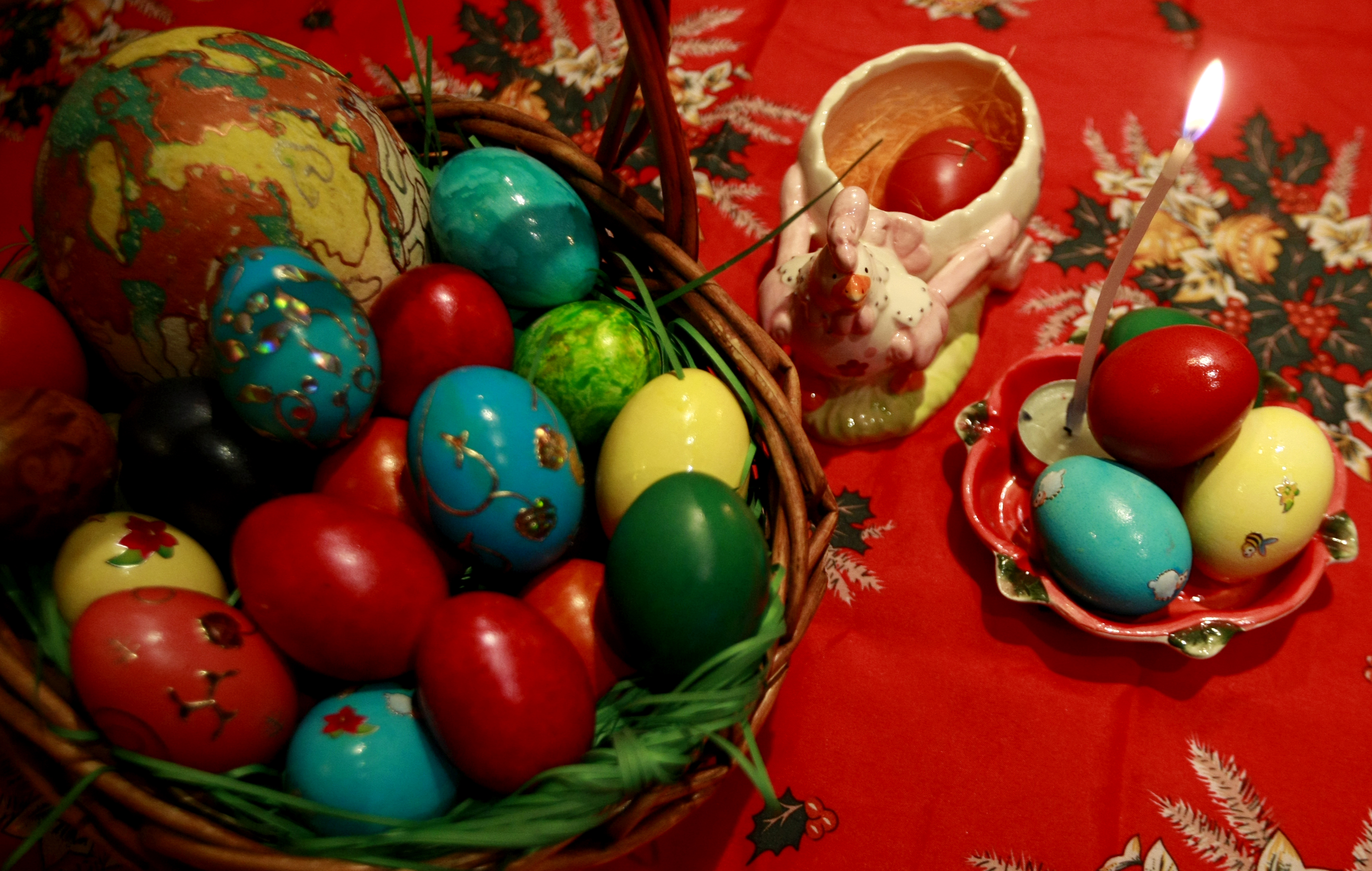 За първи път хората се чукат с боядисани яйца в нощта след Възкресение Христово