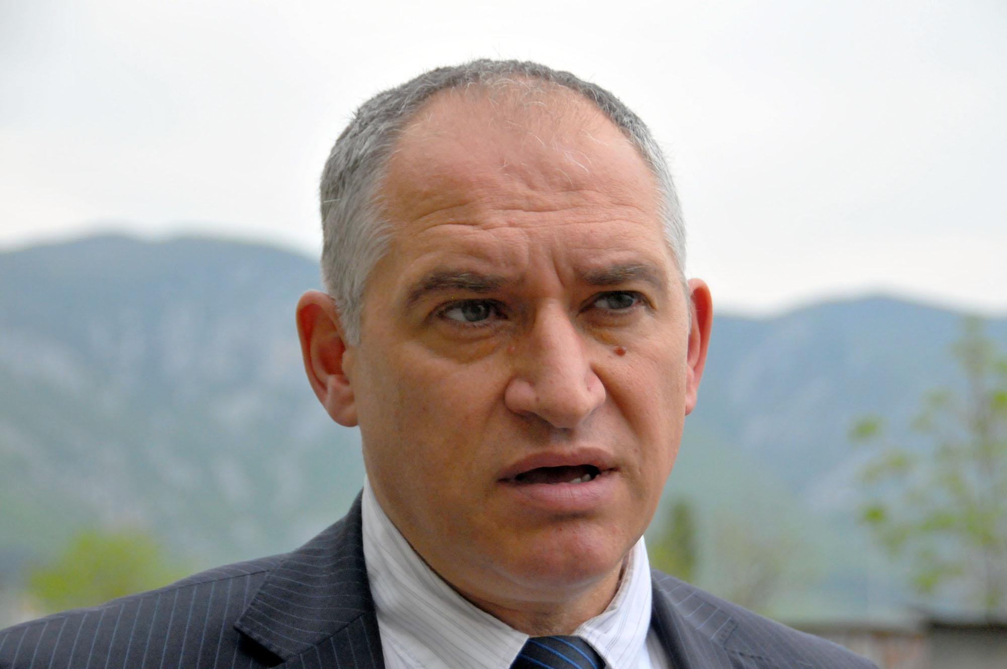 Директорът на ОД на МВР във Враца Иван Кирилов заяви, че причината за трагедията е ревност