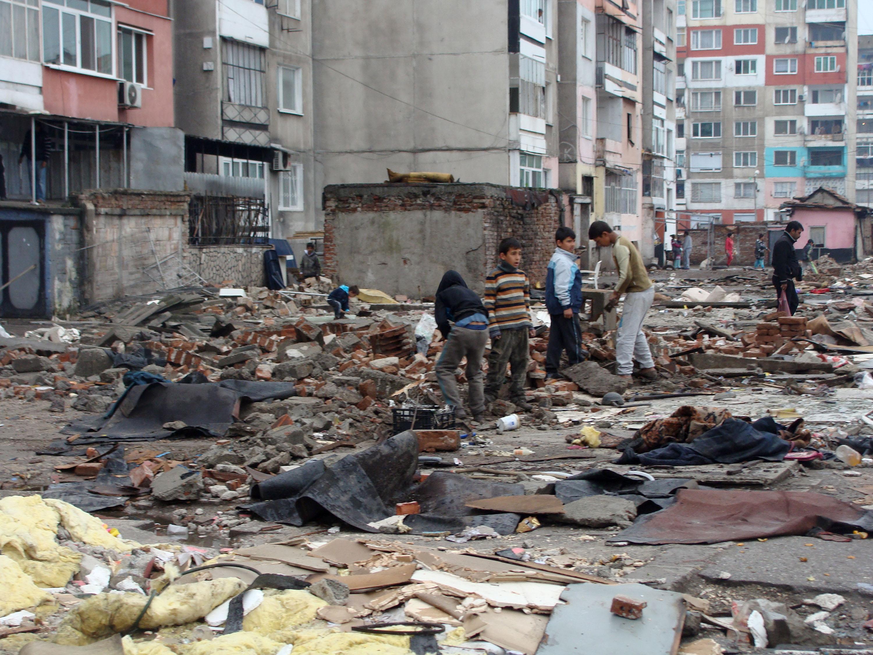 Акция за събаряне на незаконни постройки в пловдивския кв. ”Столипиново”