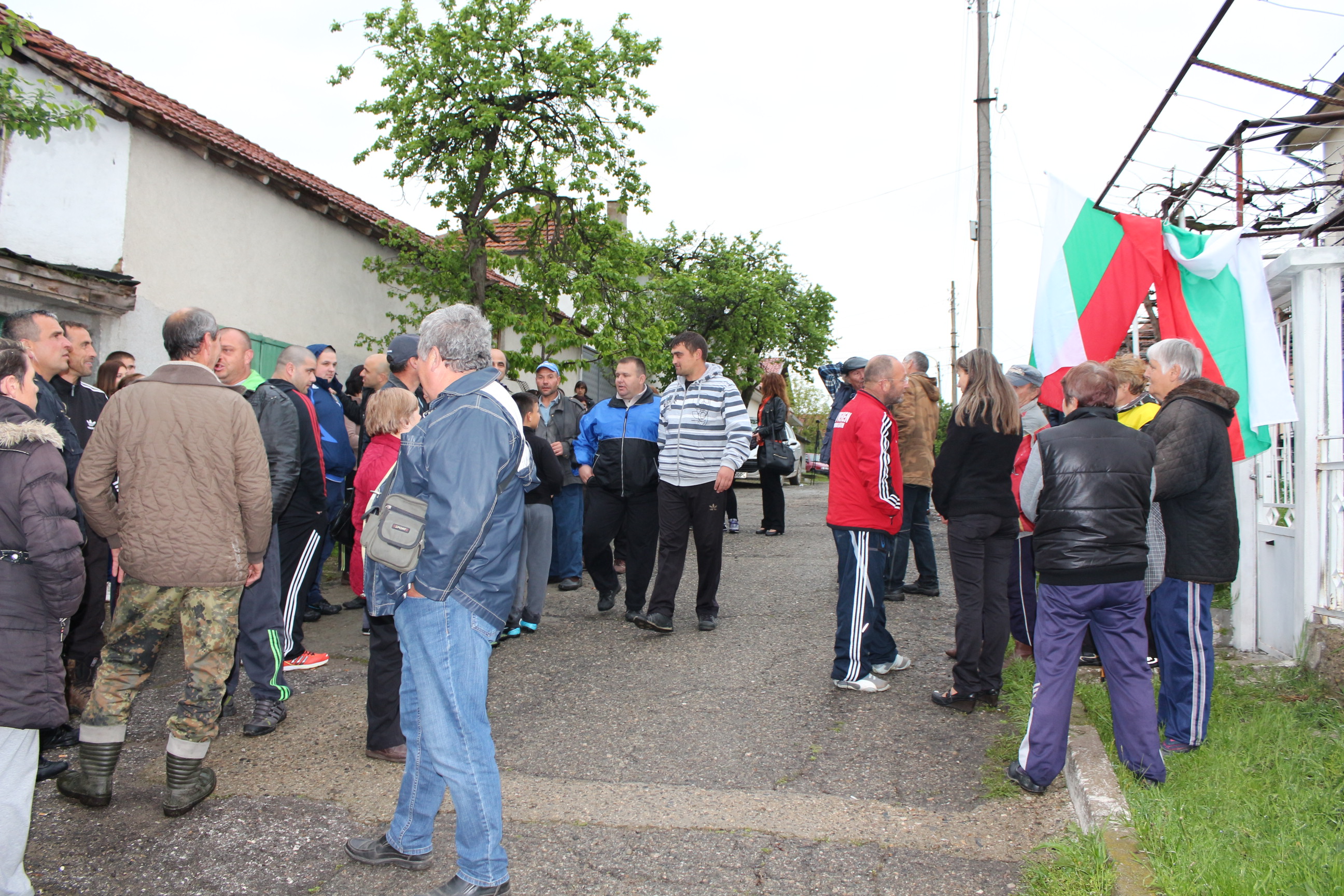 Жители на село Розово изгониха с протест настанени там бежанци