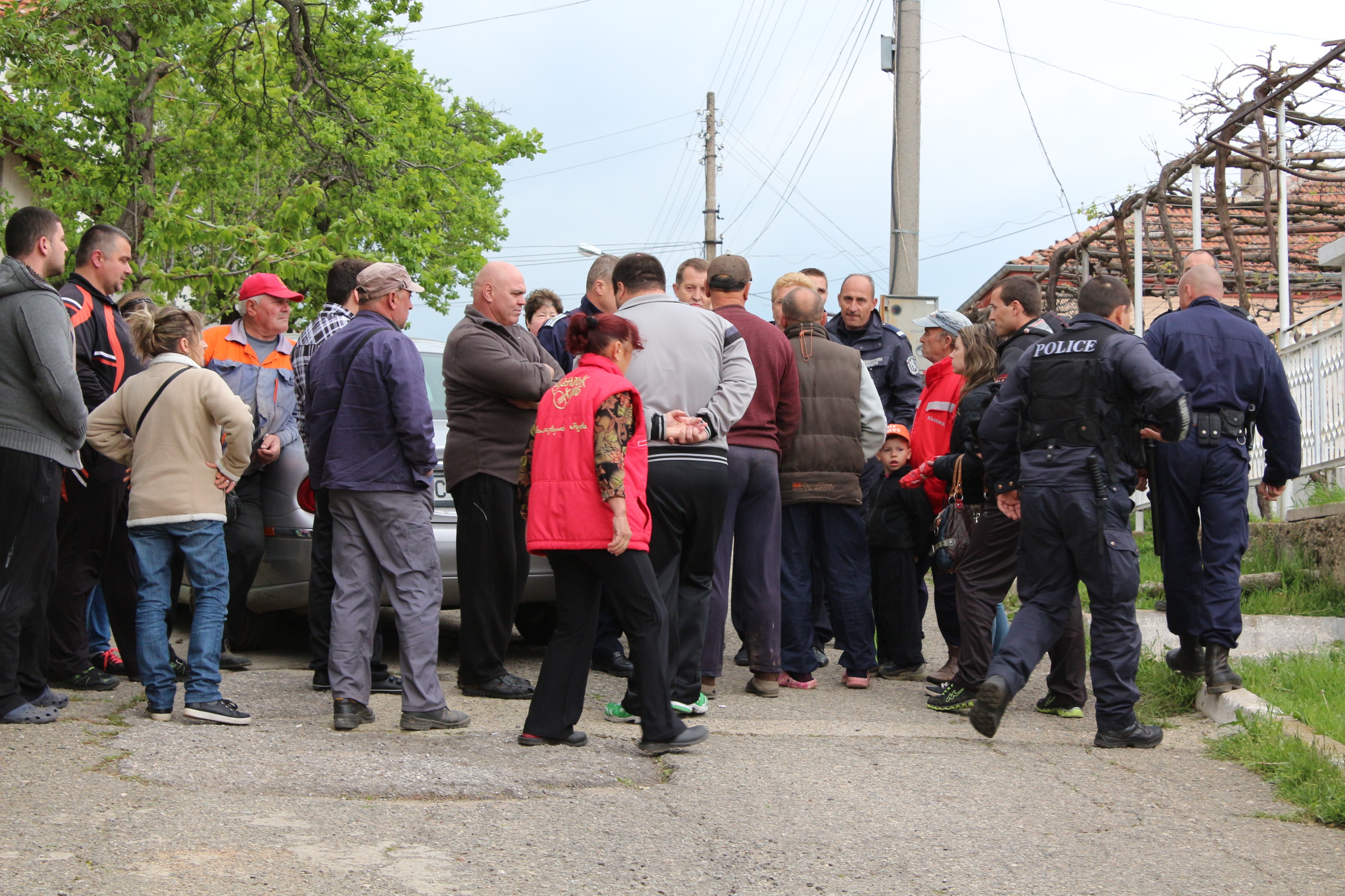 Жители на село Розово изгониха с протест настанени там бежанци