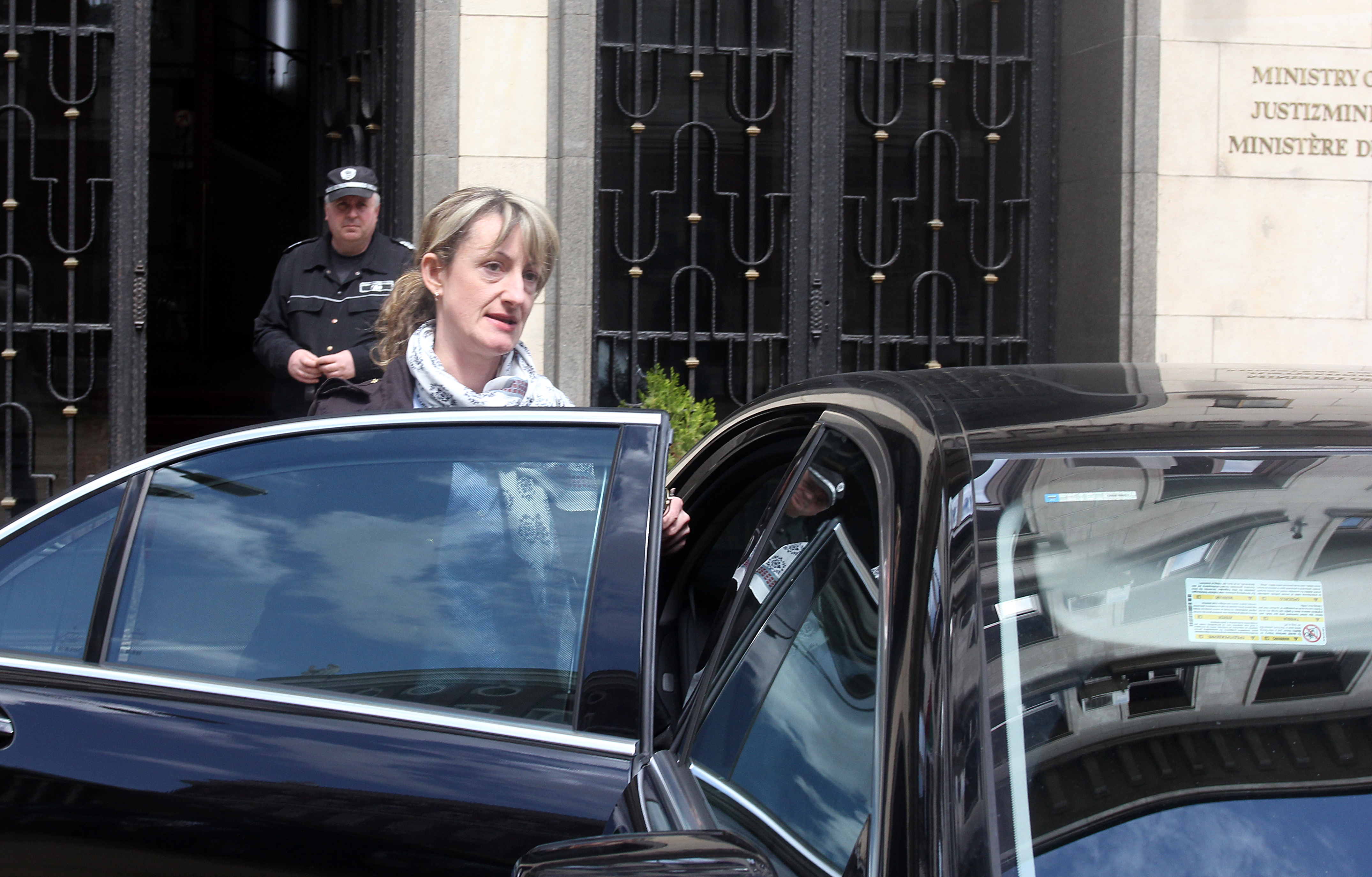 Пропуски на надзирателите довели до бягството от затвора