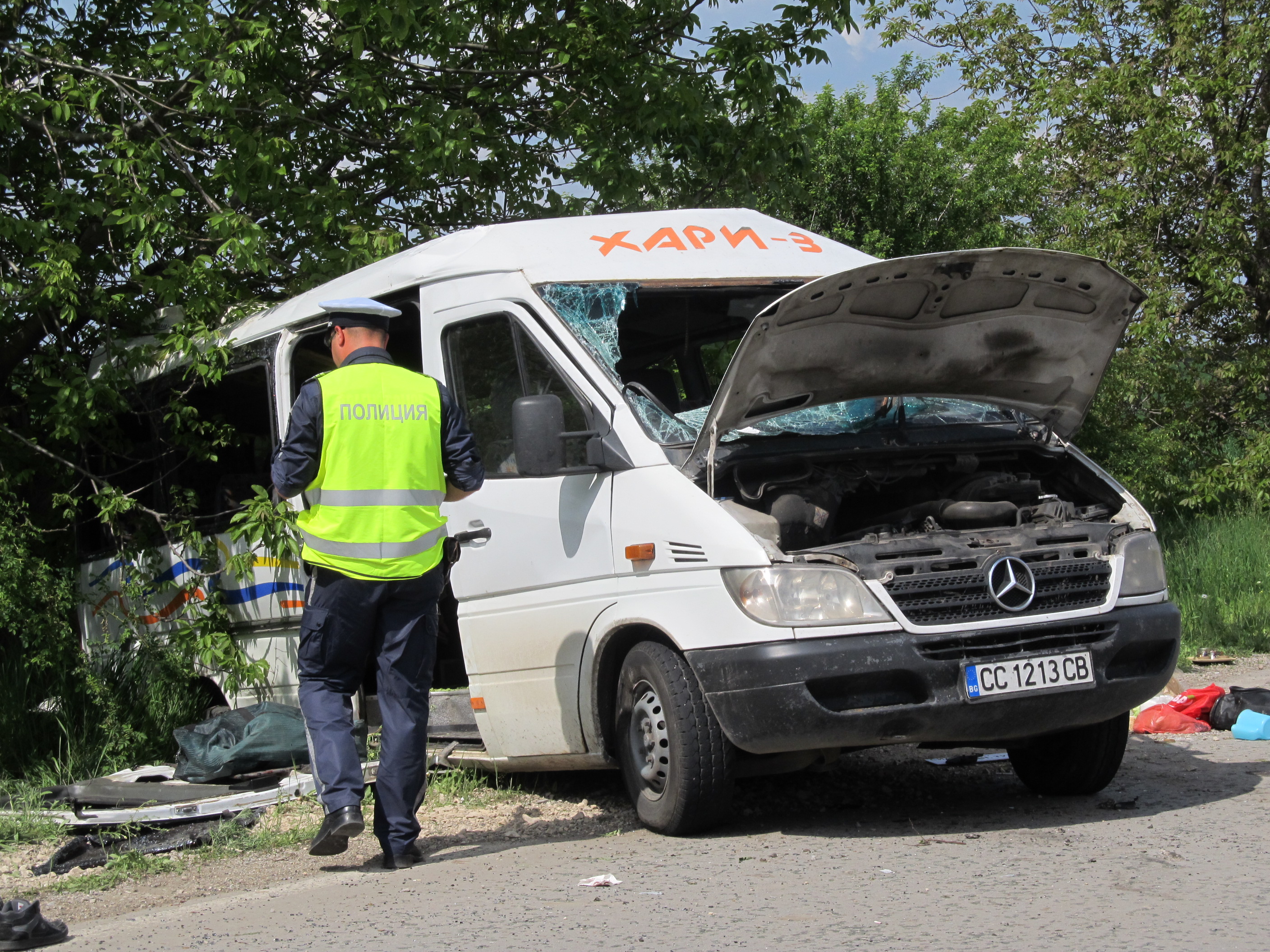 2-ма загинали и 11 ранени при катастрофа с автобус