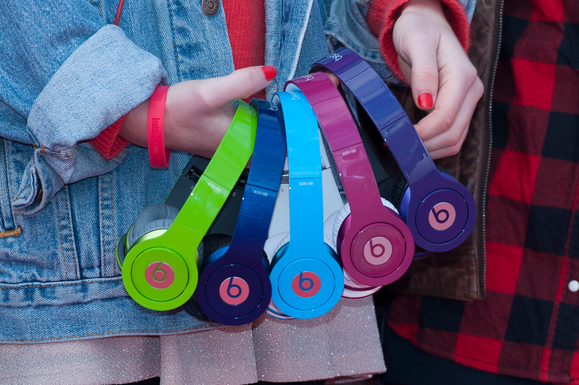 Apple купи производителя на Beats by Dr. Dre