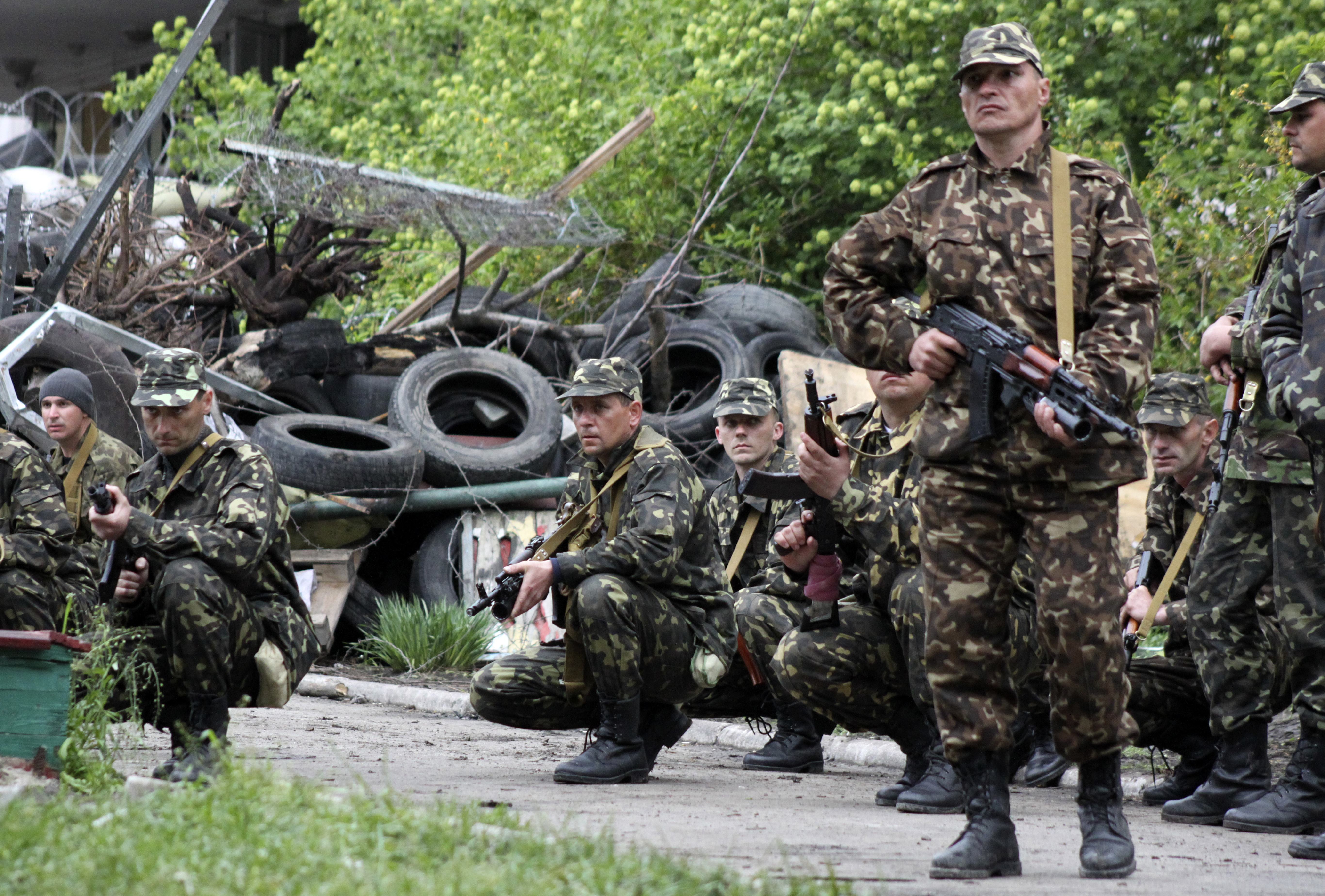Украинските сили са атакували и управление на милицията, превзето от проруските активисти