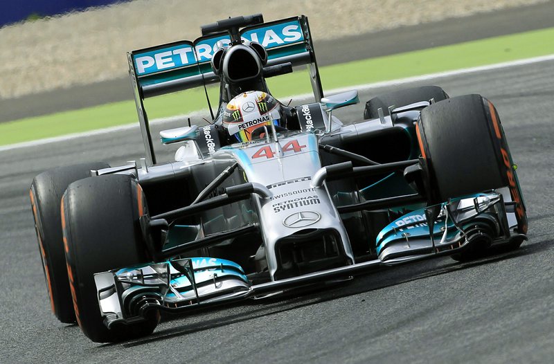 Люис Хамилтън продължи с отличното си представяне от началото на сезона във Формула 1