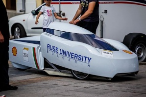 Наши студенти дебютират в Ротердам със свой електромобил