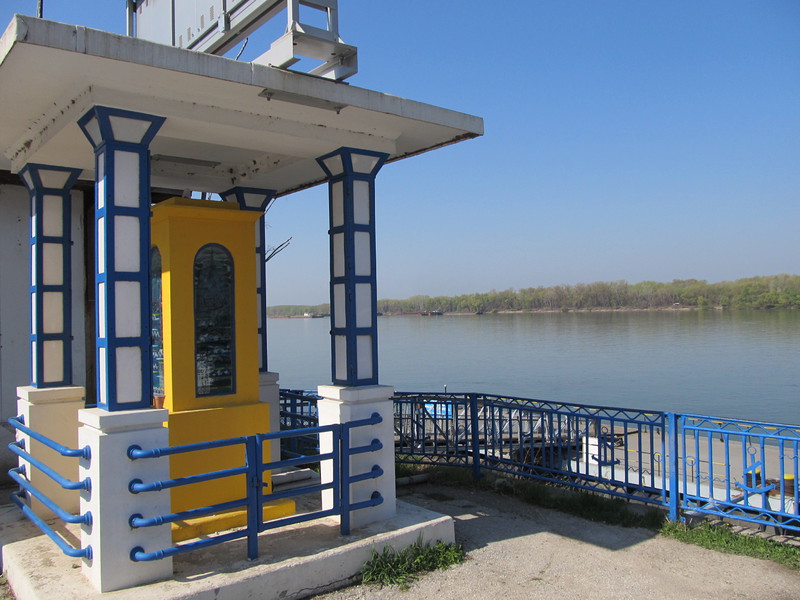 Рязко покачване на река Дунав (снимки)