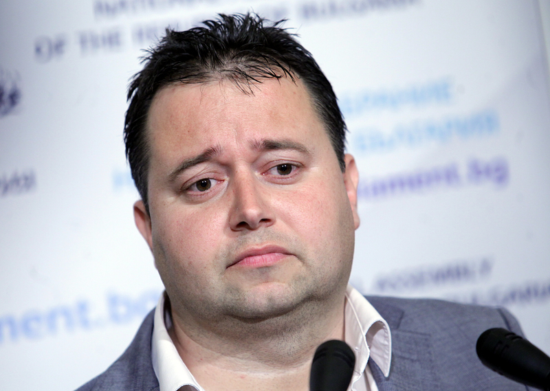 Даниел Георгиев оттегли заявката за напускане на ПГ на ГЕРБ