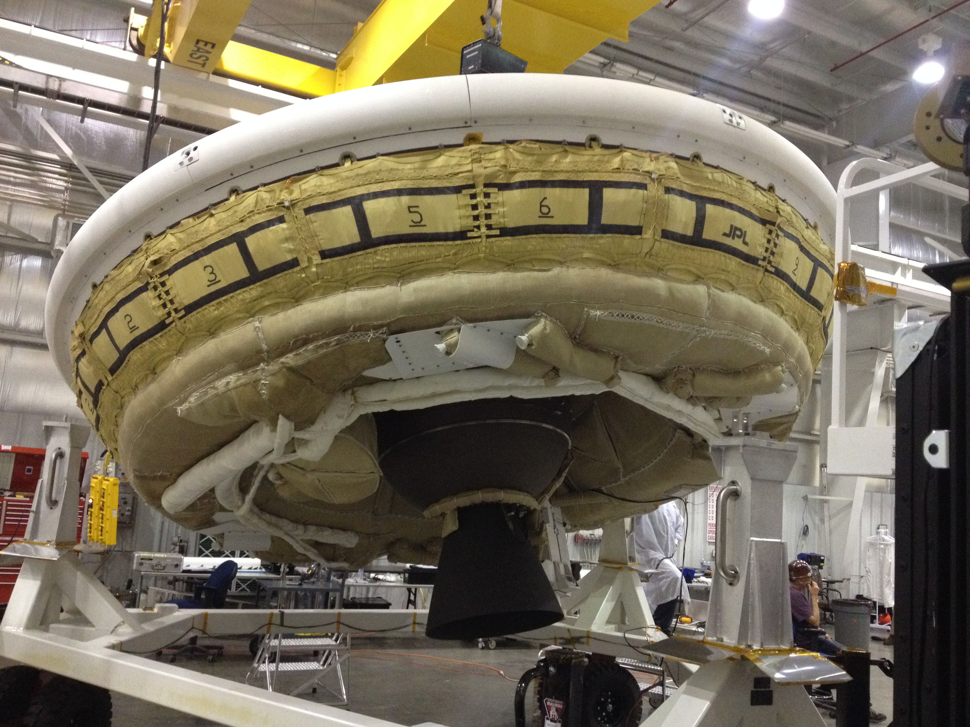 НАСА подготвя надуваема ”летяща чиния” (снимки)