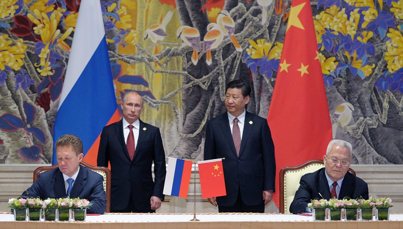 Договорът е подписан в присъствието на руския и на китайския президенти