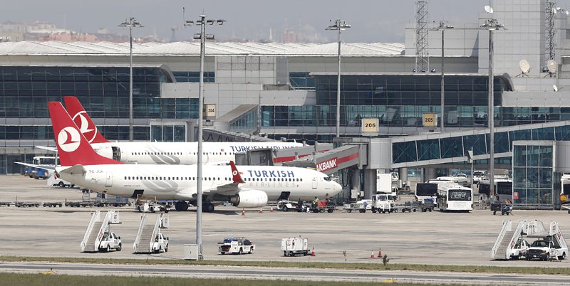 Самолет на Turkish Airlines кацна извънредно в София