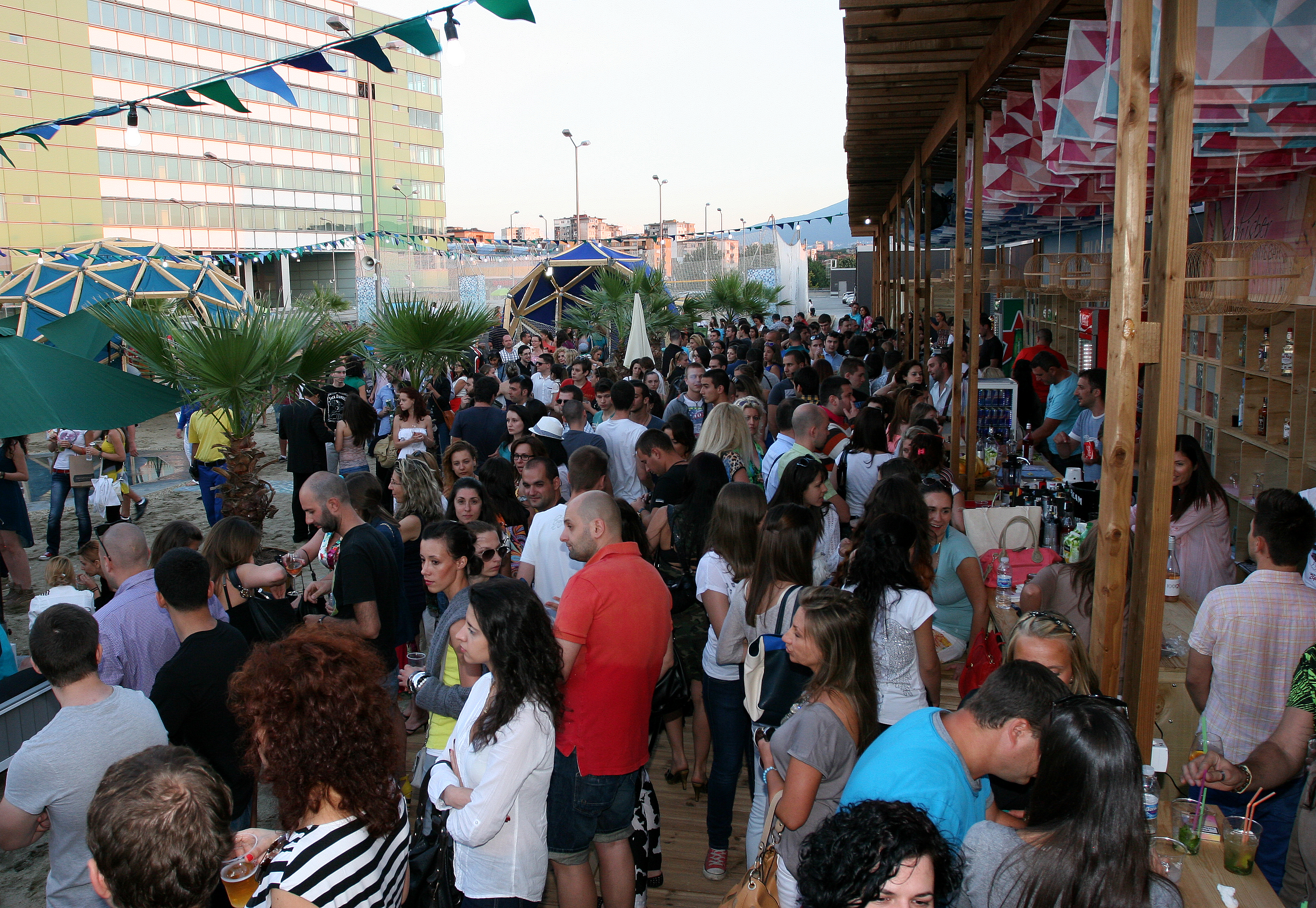 BEACH BAR Сердика Център