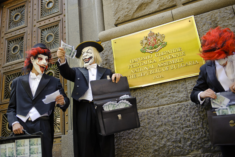 С маски срещу партийните субсидии - искане за референдум