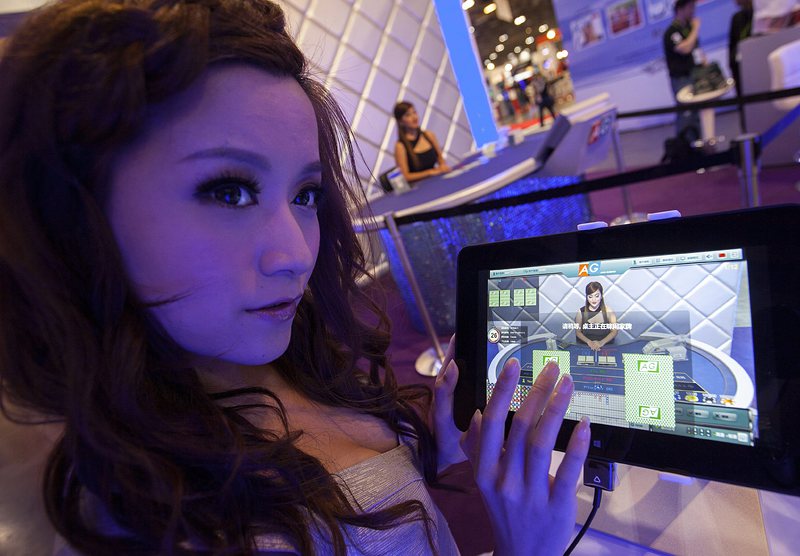 Тенденцията на замяна на таблетите с големи смартфони ще продължи и в близките години