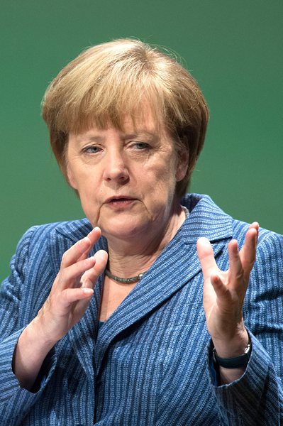 Германски джихадист заплаши Ангела Меркел
