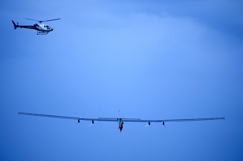 Соларният самолет ”Solar Impulse 2” направи първия си полет