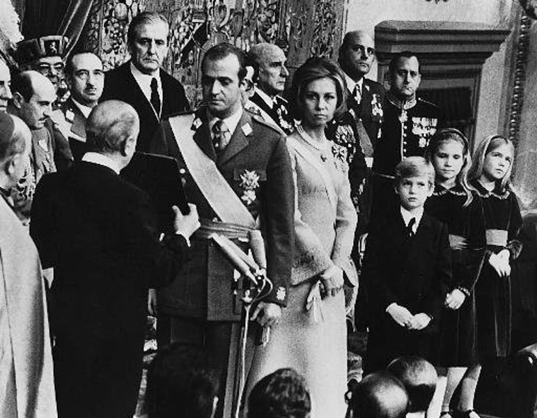 Крал Хуан Карлос I при възкачването на престола през 1975 година