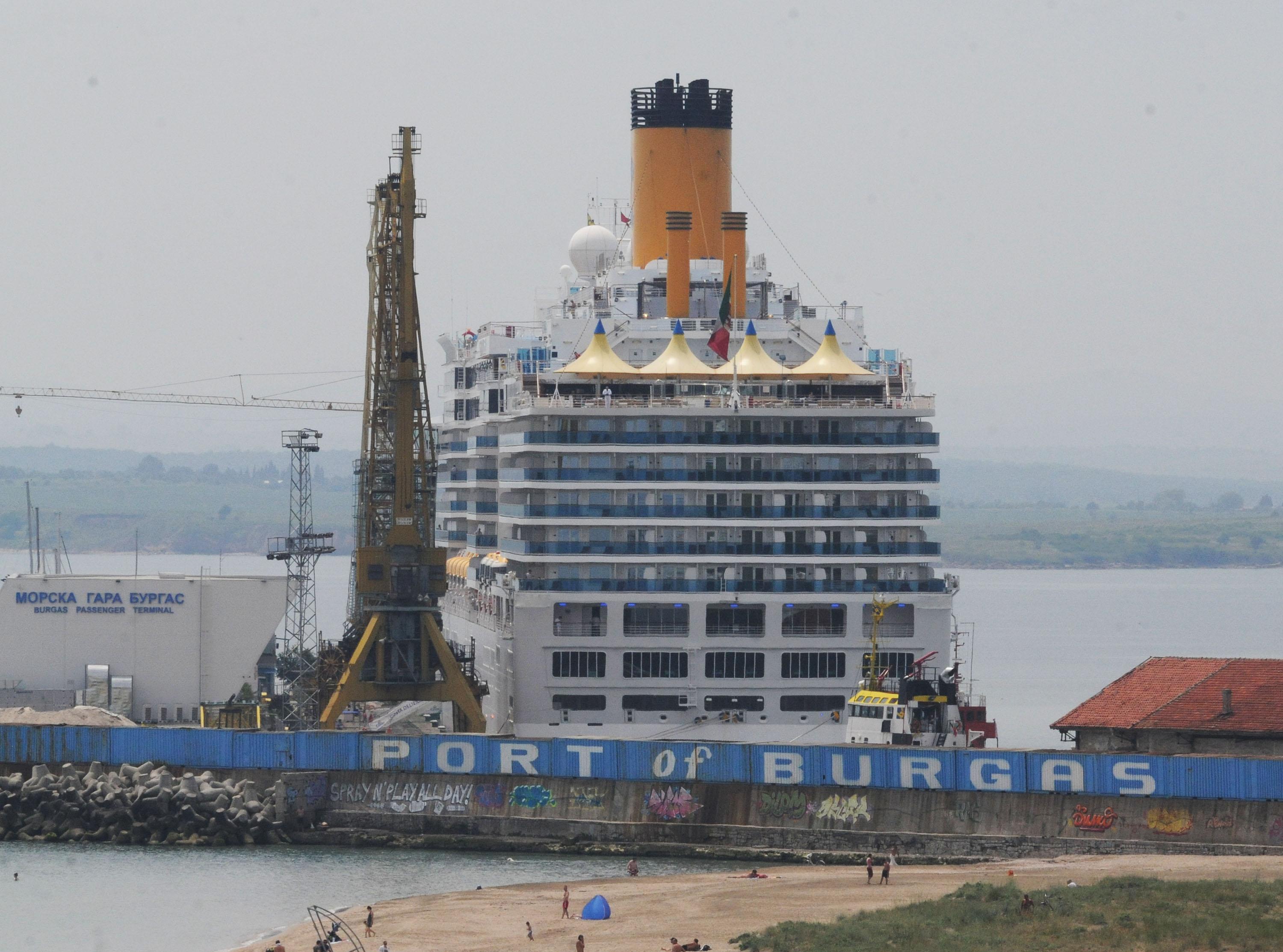 12 круизни кораба с отказ от посещения в Бургас