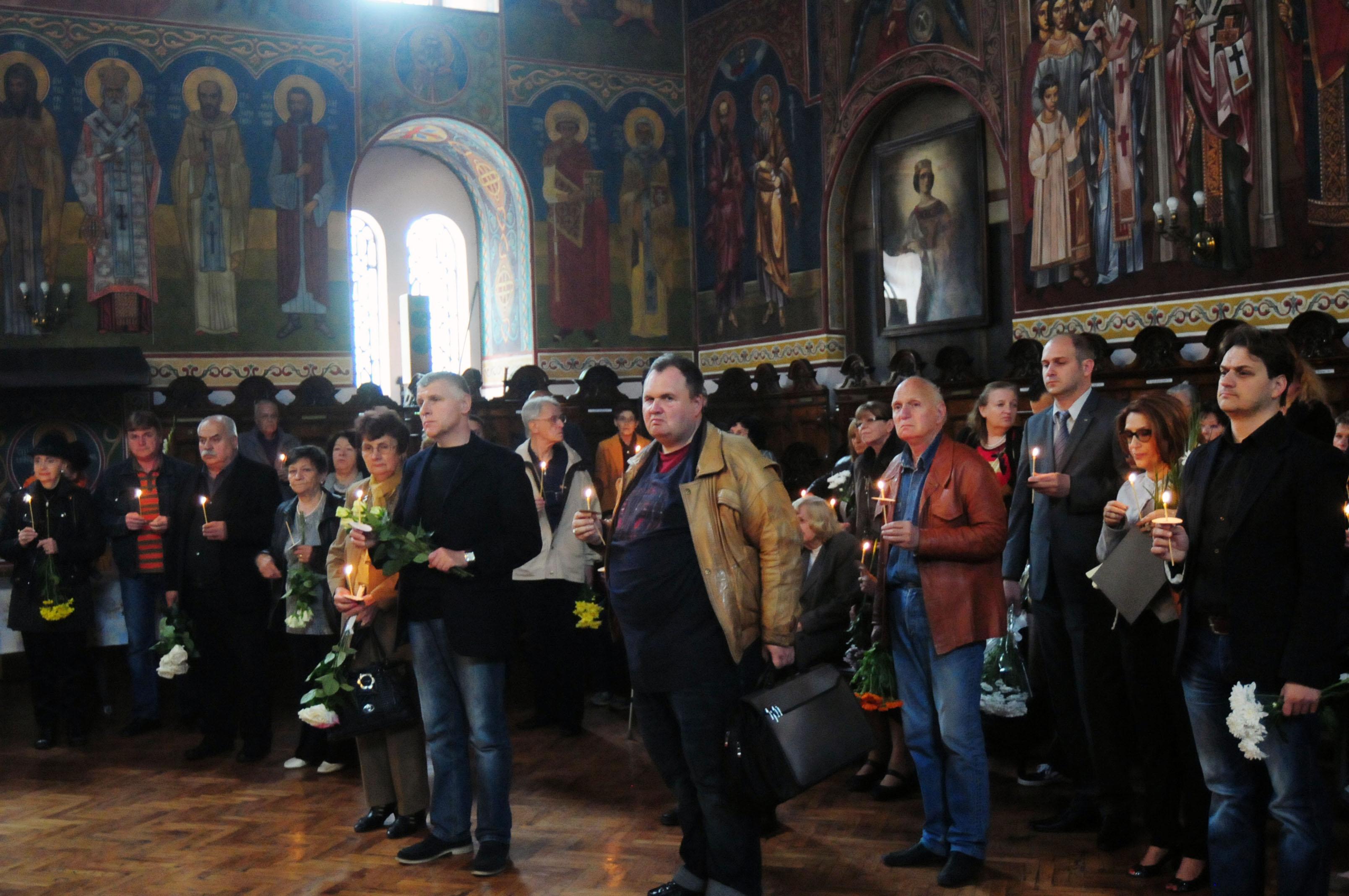 Поклонение пред тленните останки на Таня Масалитинова