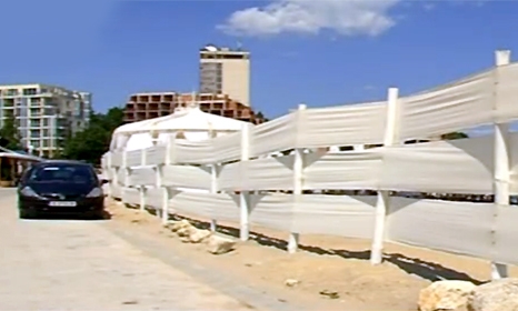 Оградиха плажа на Кабакум