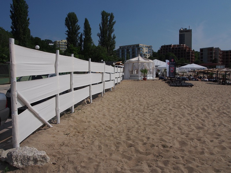Оградата на плажа Кабакум пада за Еньовден