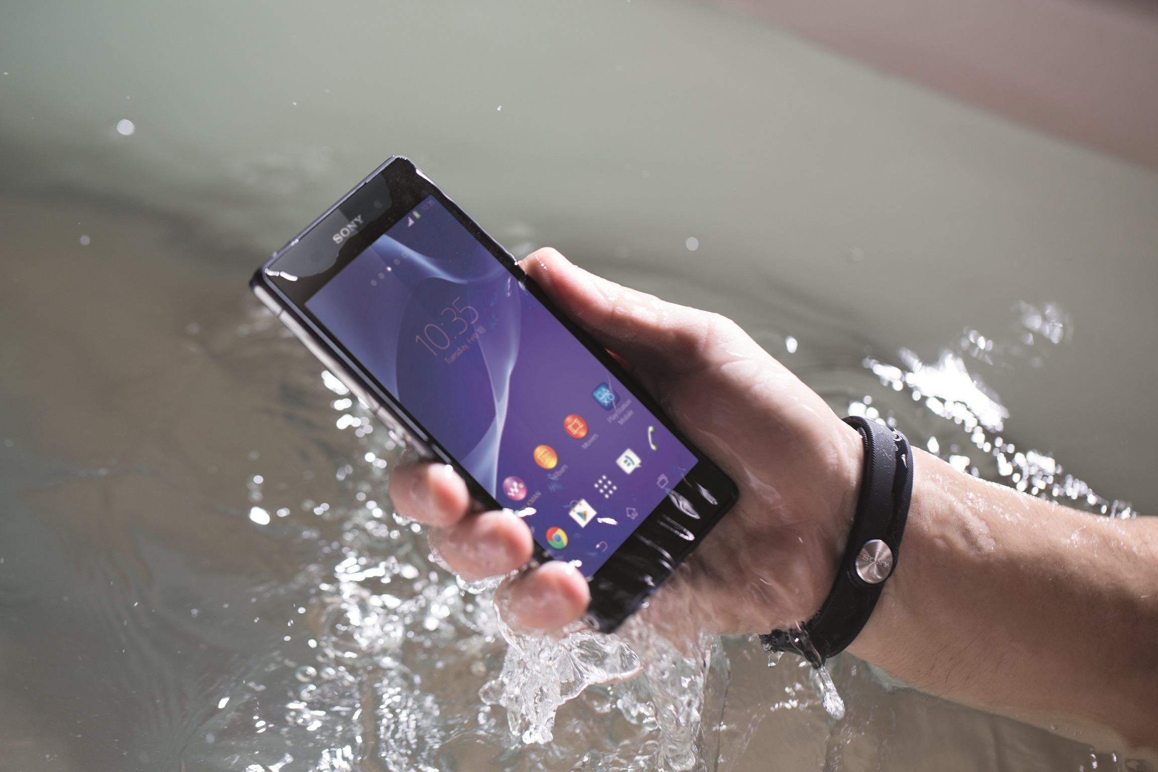 Най-доброто от Sony - Xperia Z2 и гривна SmartBand